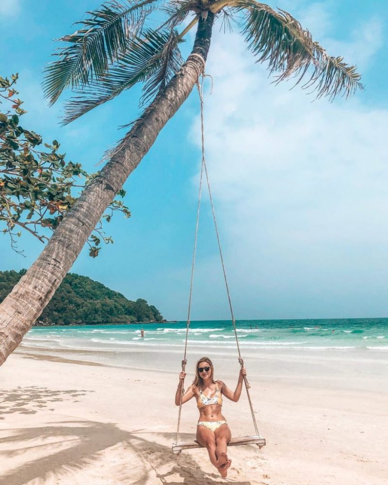 Check in tại cây dừa huyền thoại Bãi Sao Phú Quốc