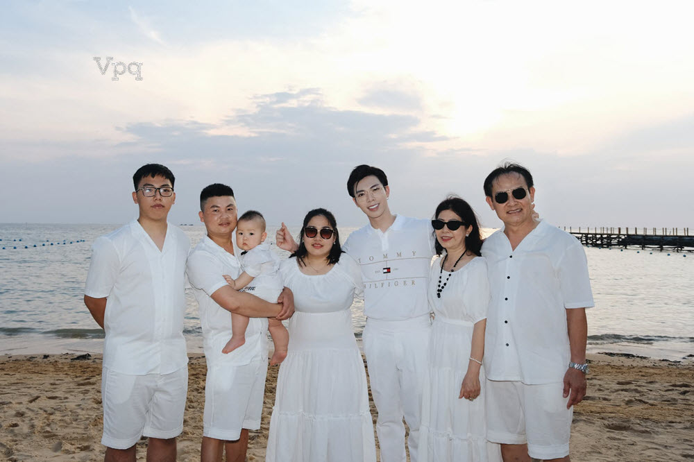 Erik check in cùng gia đình tại Đảo Thiên Đường Hòn Thơm (NG: Ảnh MXH)
