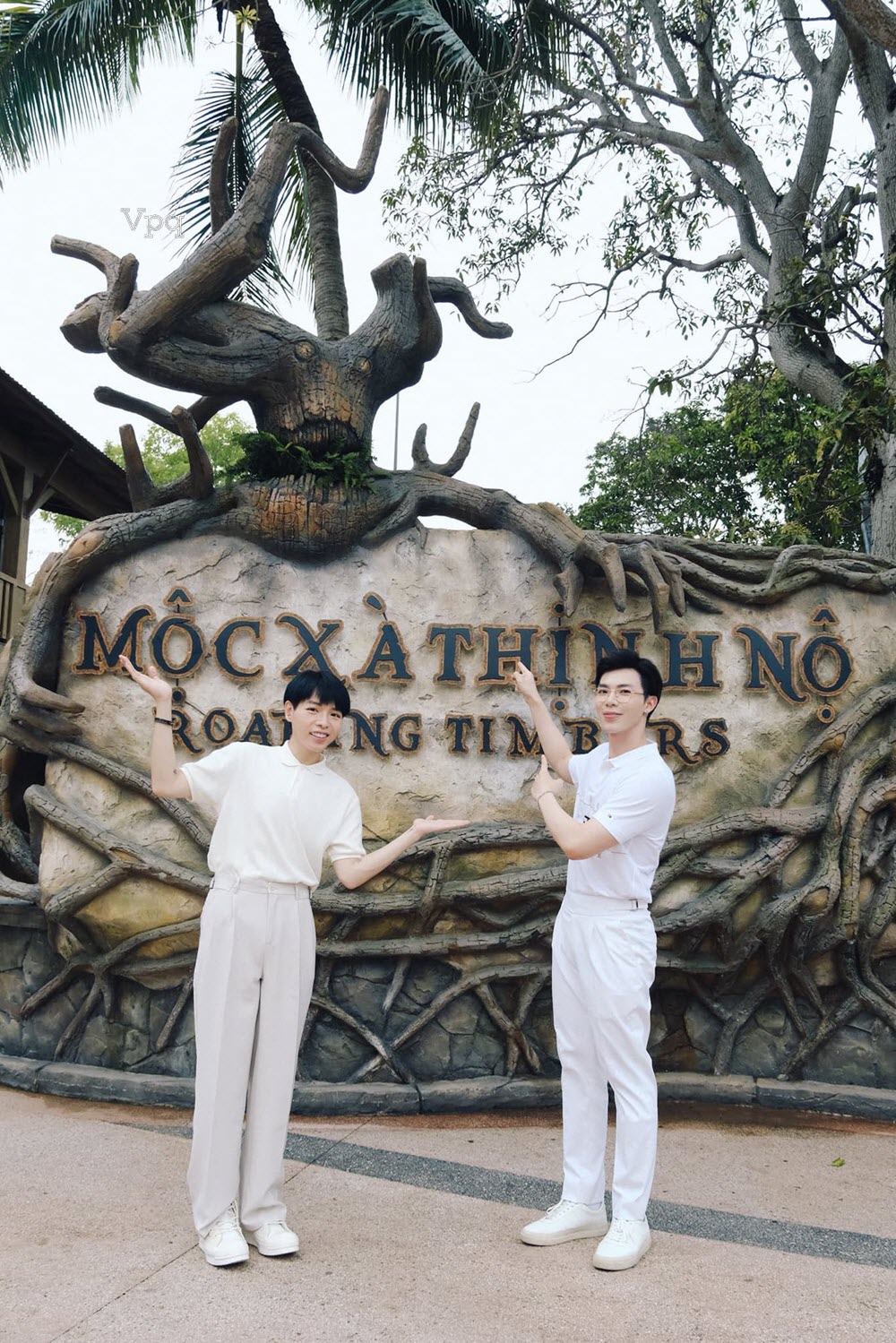 Erik và Đức Phúc check in Mộc Xà Thịnh Nộ Hòn Thơm (NG: Ảnh MXH)