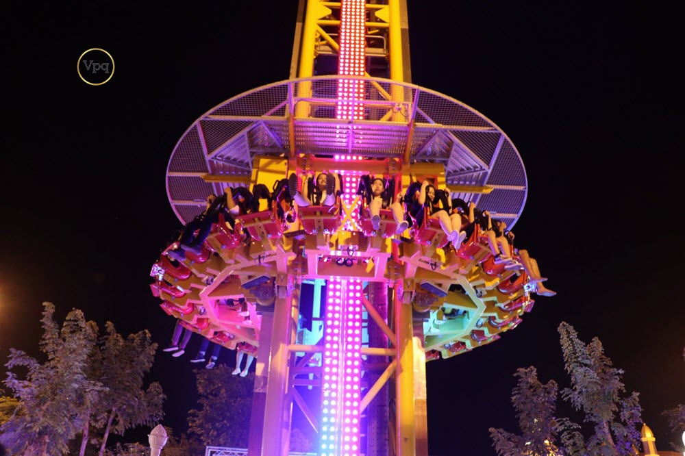 Tr&ograve; chơi Golden Sky Tower tại Asia Park