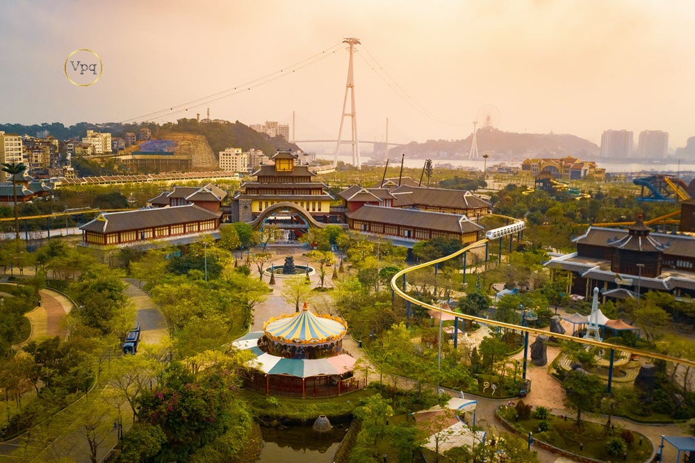 Hạ Long Complex