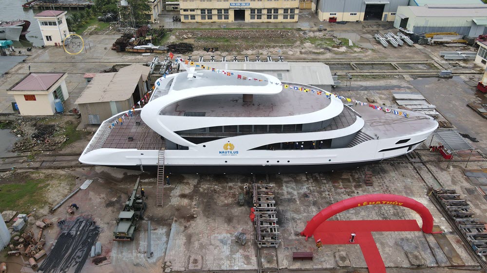 H&igrave;nh ảnh du thuyền Nautilus - Tổ hợp thể thao giải tr&iacute; tr&ecirc;n biển trước khi hạ thủy tại Ph&uacute; Quốc