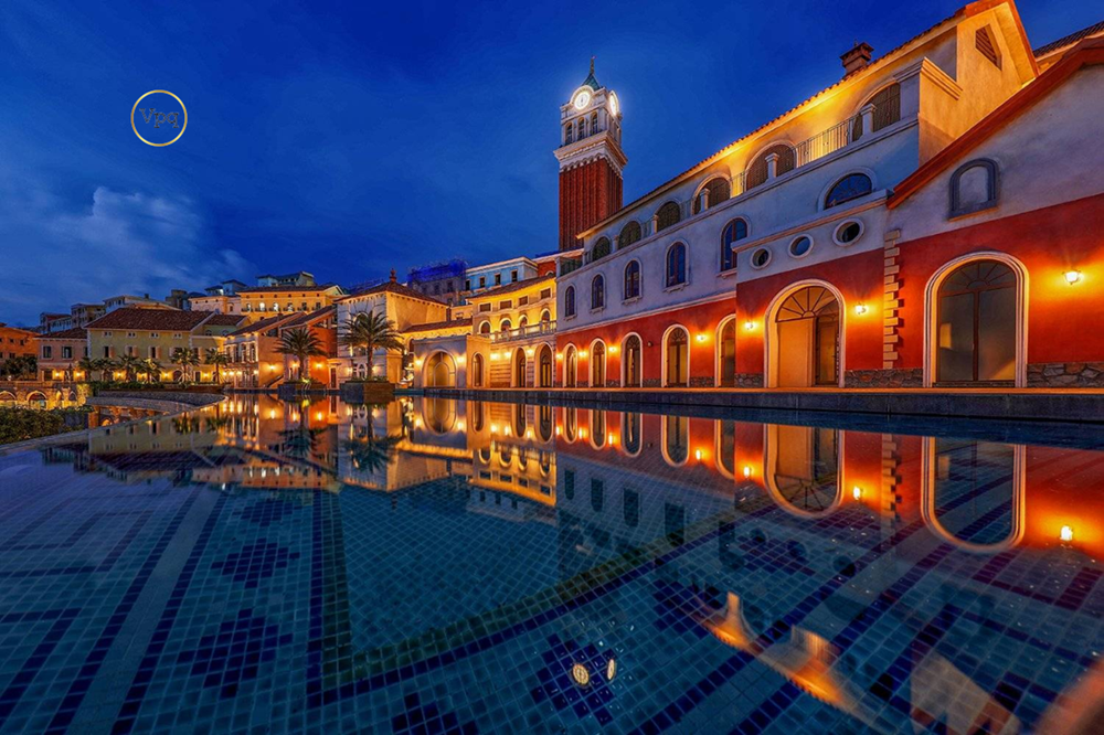 Kh&aacute;ch sạn La Festa Phu Quoc - Curio Collection By Hilton