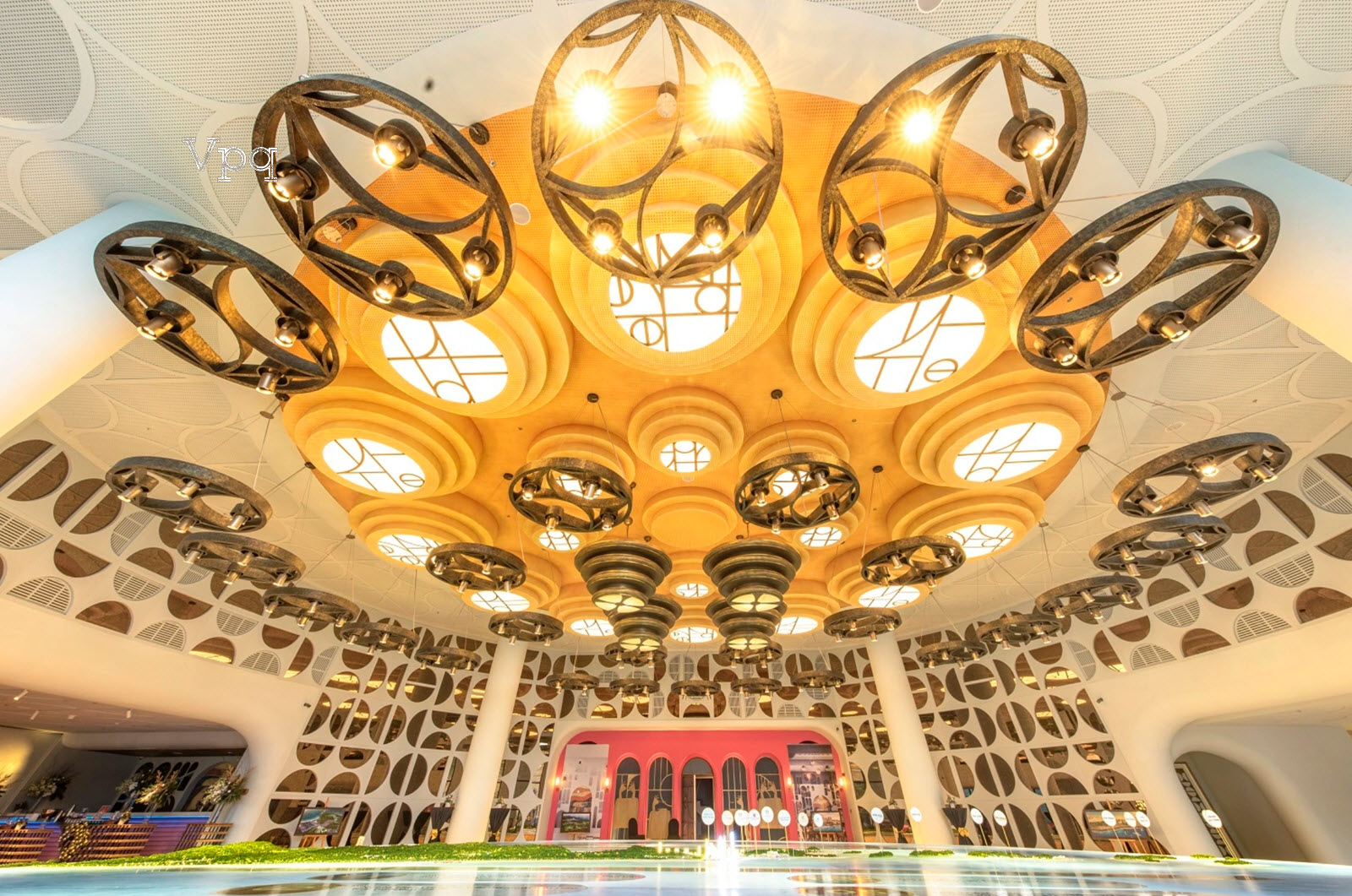 Bộ đ&egrave;n ch&ugrave;m tại Sale Center - Sun Signature Gallery