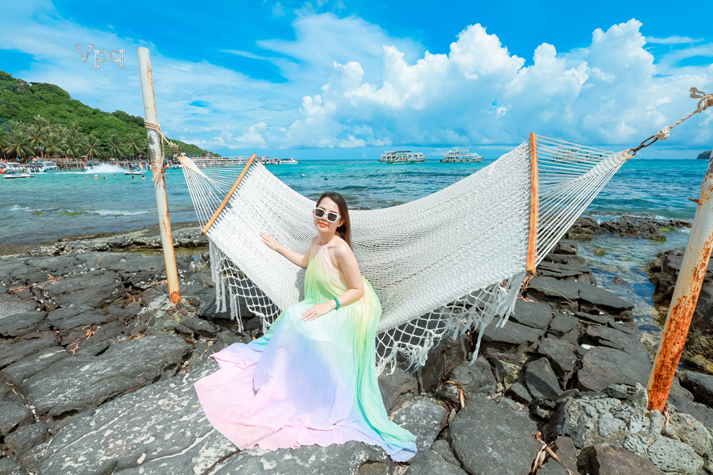 H&atilde;y thử ra đi tour đảo v&agrave; trở th&agrave;nh n&agrave;ng c&ocirc;ng ch&uacute;a biển khơi