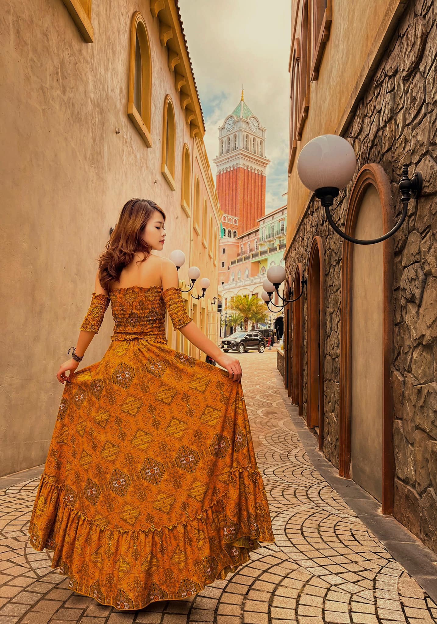 Th&aacute;p đồng hồ Venice Địa Trung Hải