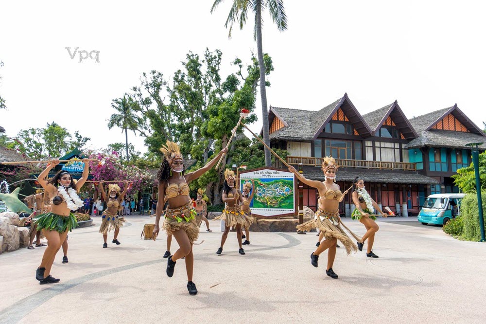Những vũ điệu vui tươi v&agrave; s&ocirc;i động