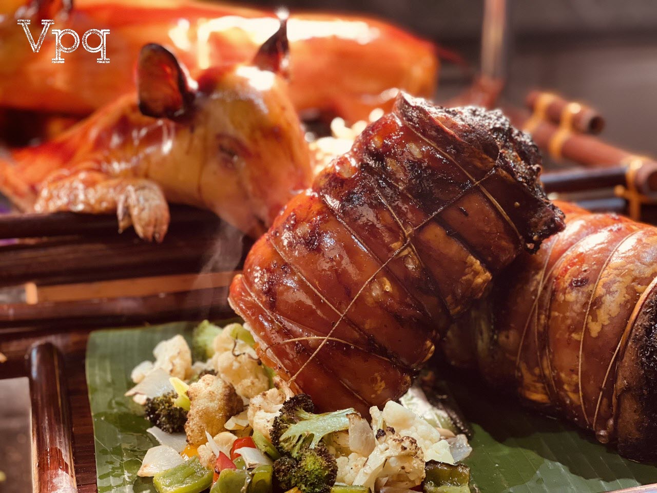 Đùi heo nướng thơm ngon đang chờ đón bạn