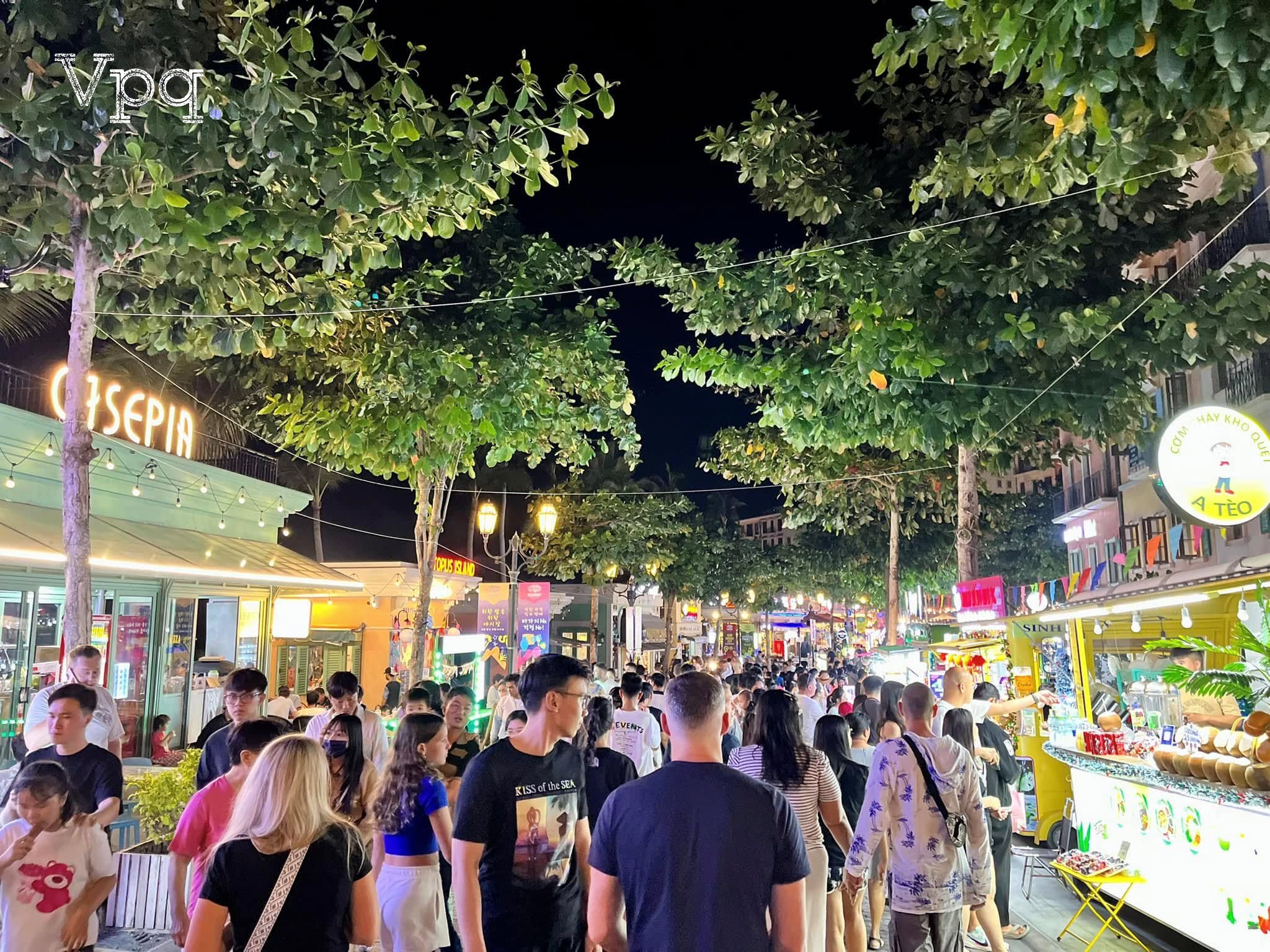 Thưởng thức nhiều món NGON PHẾT vô cùng độc đáo