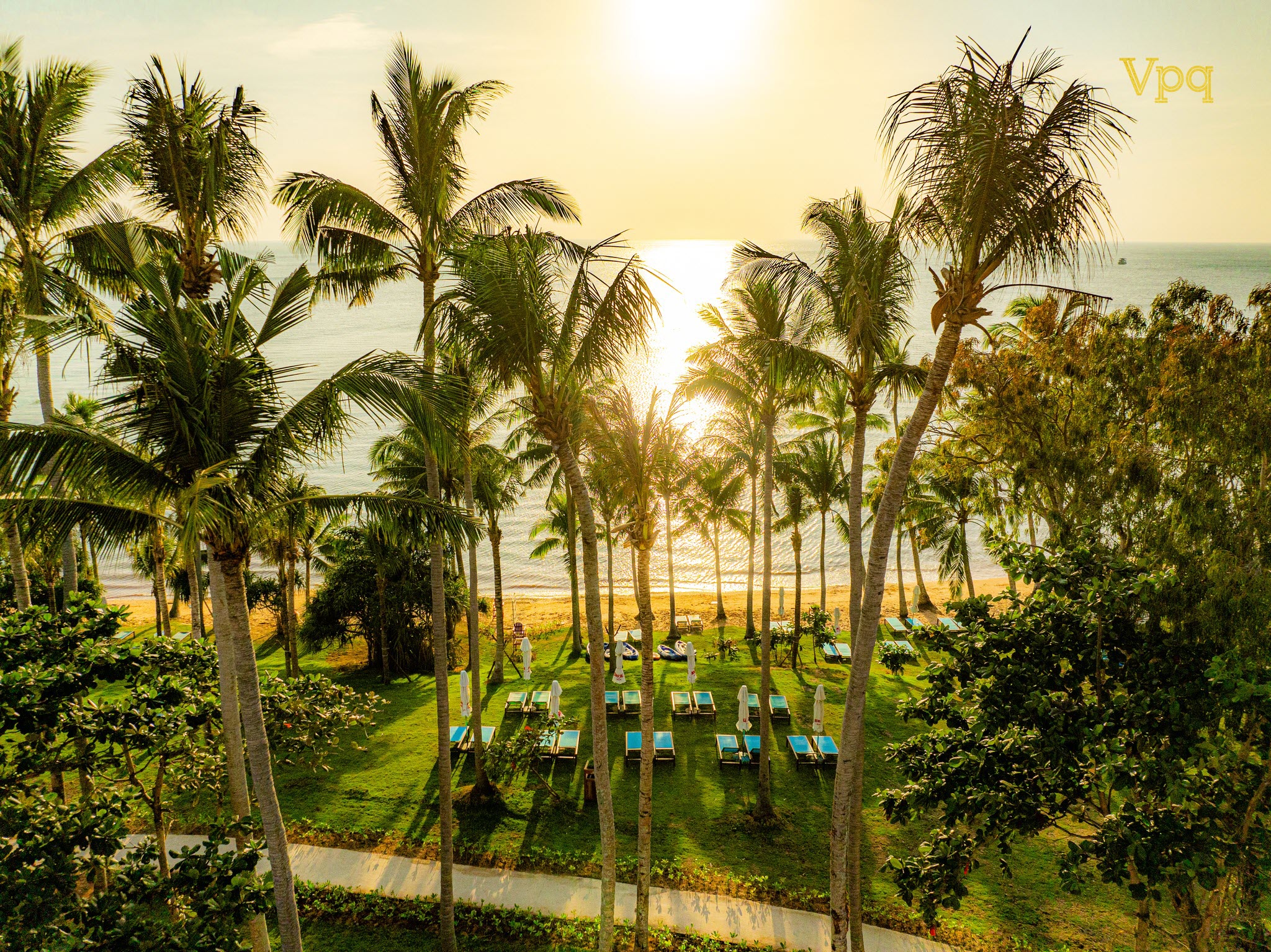 Ho&agrave;ng h&ocirc;n Ciao Beach