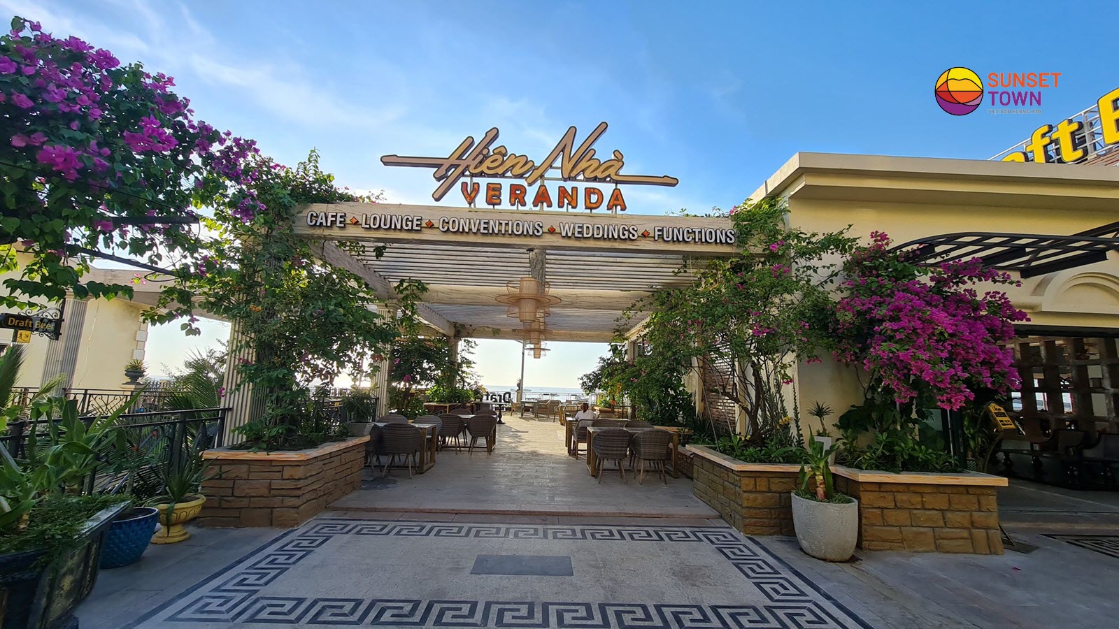 Hi&ecirc;n Nh&agrave; Veranda