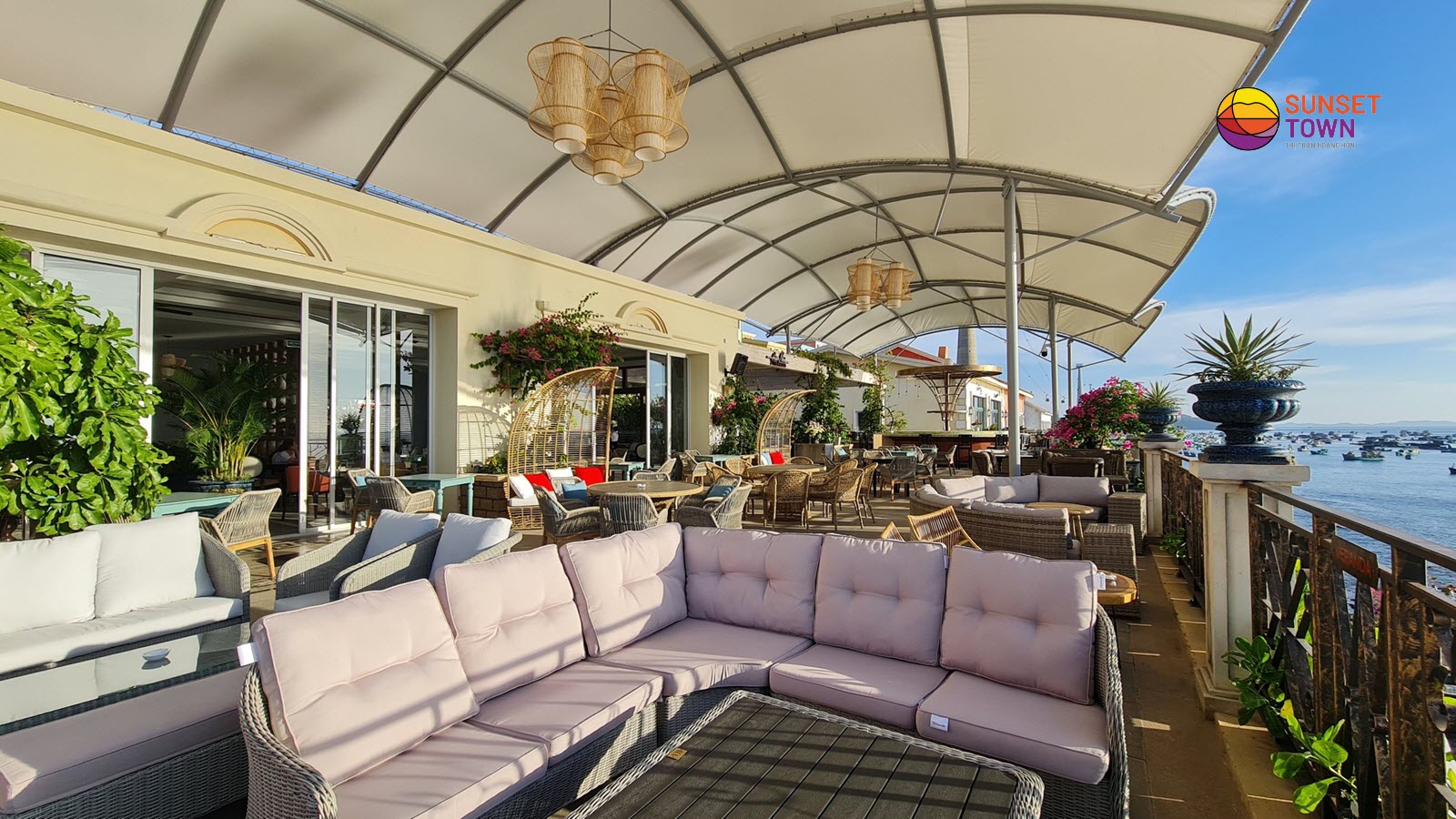 Kh&ocirc;ng gian sảnh lounge Hi&ecirc;n Nh&agrave; Veranda