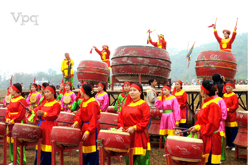 L&agrave;ng trống Đọi Tam