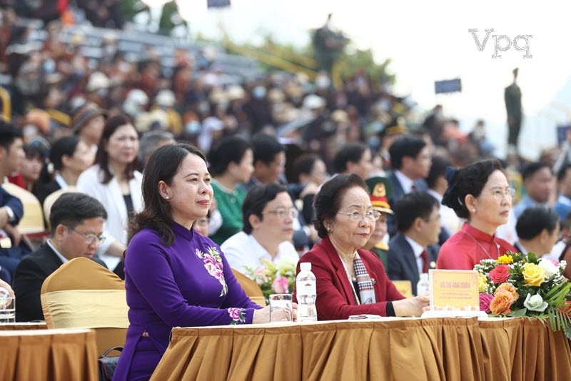 Ph&oacute; Chủ tịch nước V&otilde; Thị &Aacute;nh Xu&acirc;n v&agrave; đại diện l&atilde;nh đạo tại sự kiện