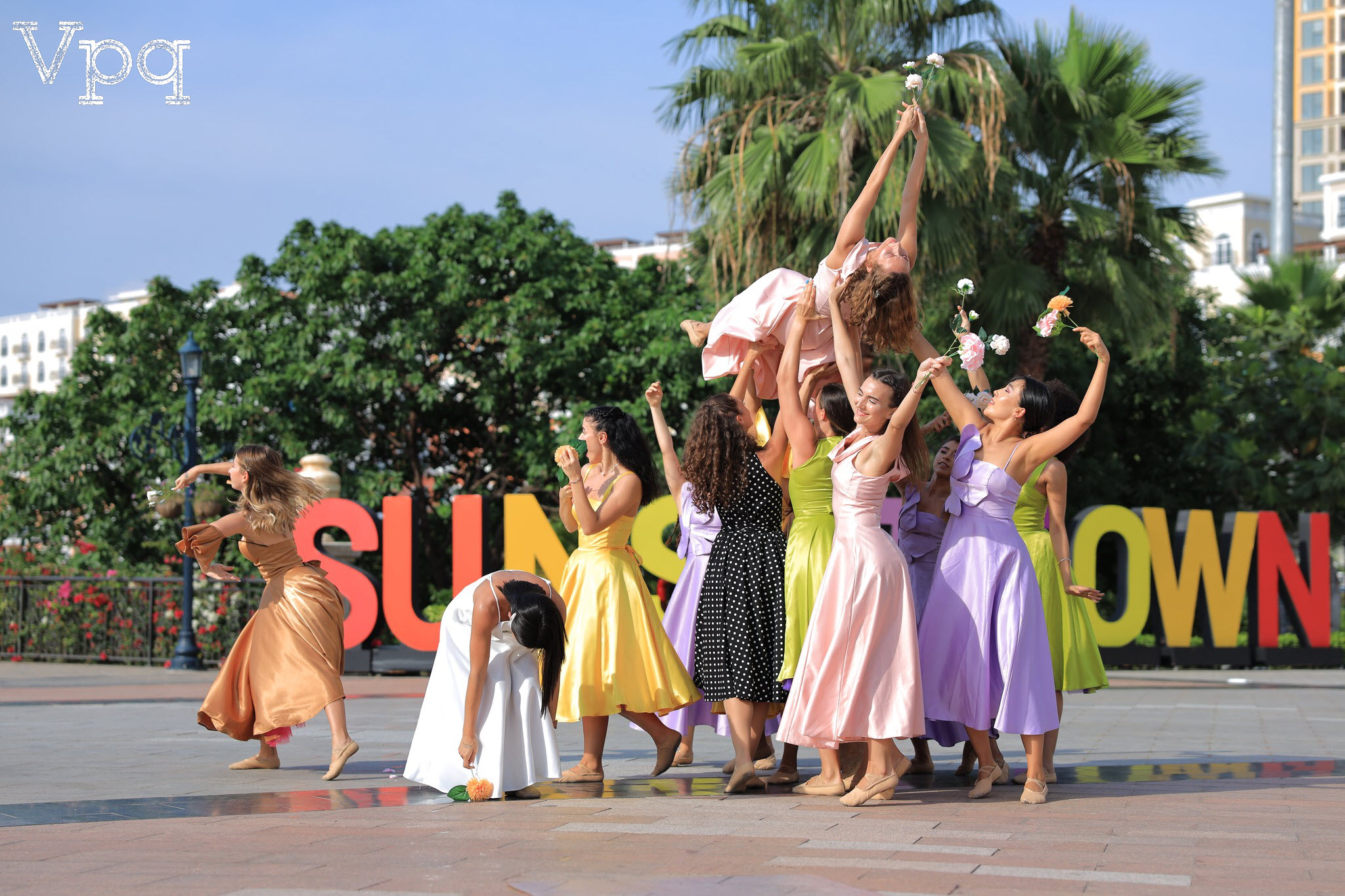 Hình ảnh nghệ sĩ tại Sunset Town - 1