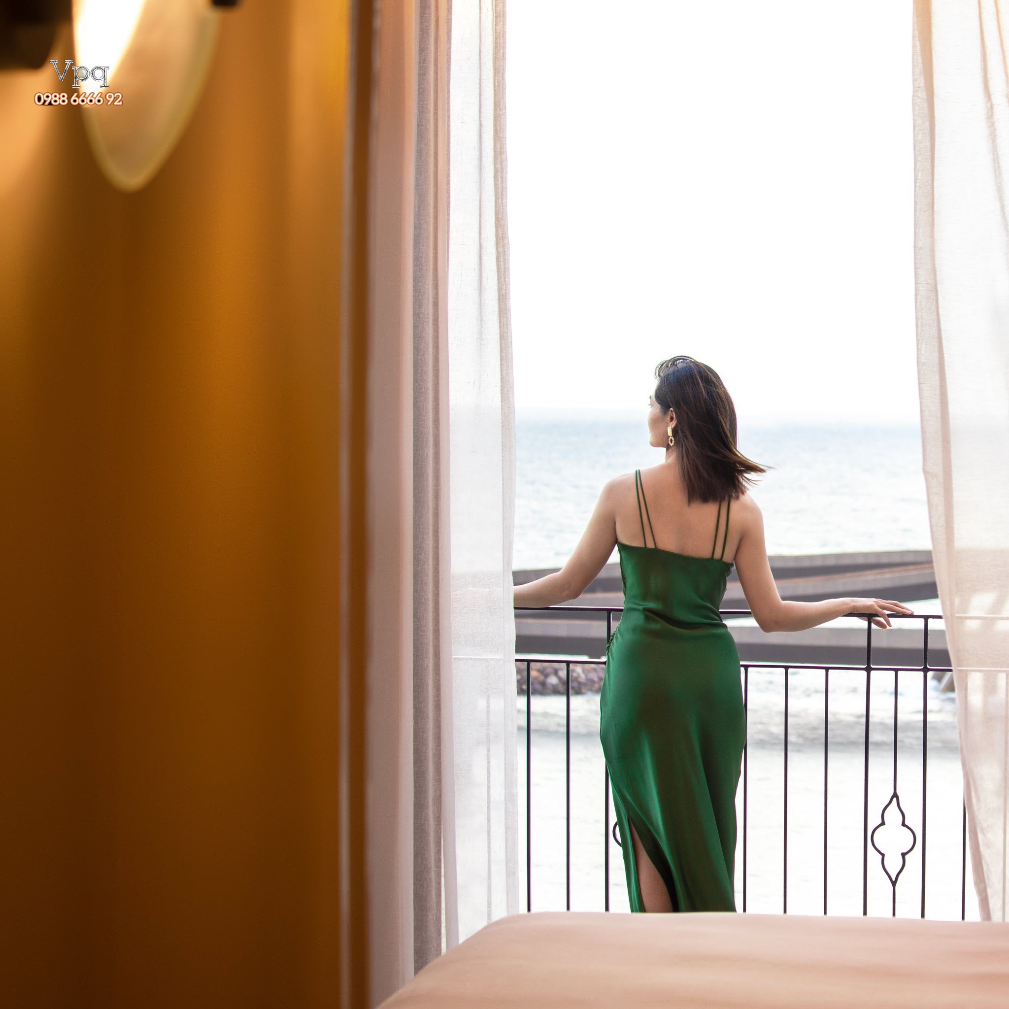 Kh&ocirc;ng gian cực chill của kh&aacute;ch sạn Curio Collection by Hilton