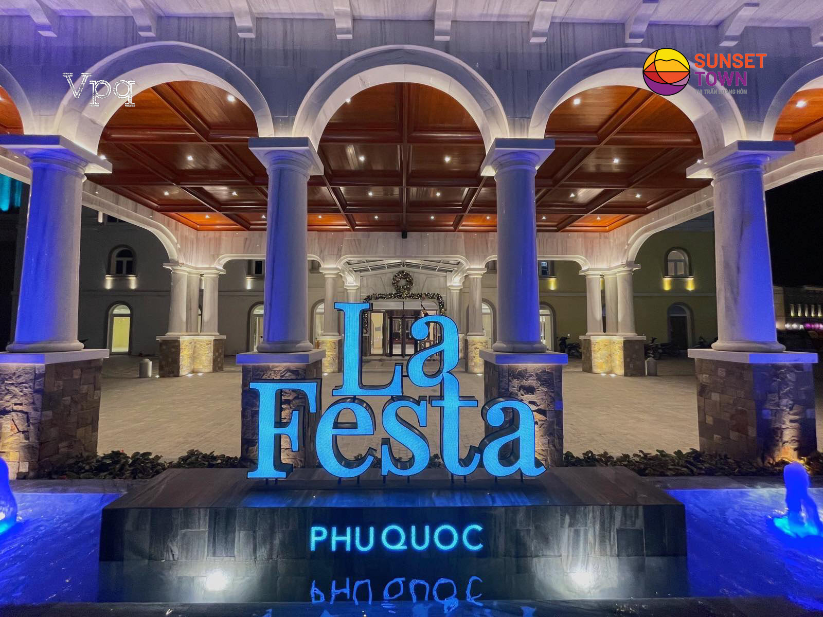 Kh&aacute;ch sạn đẳng cấp 5 sao quốc tế La Festa Phu Quoc