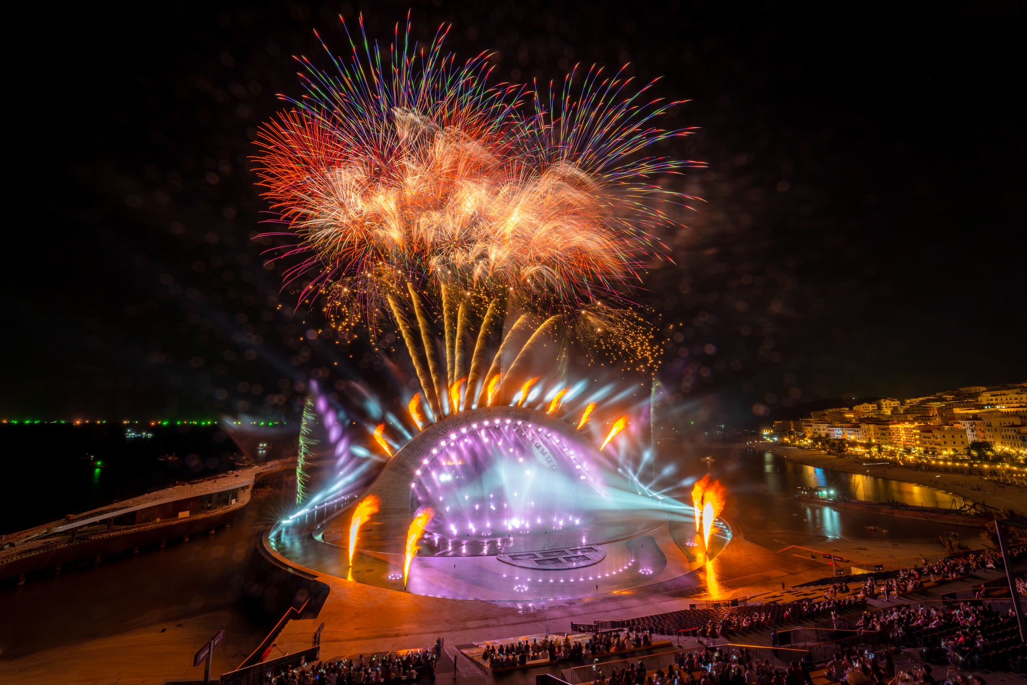 Ph&aacute;o hoa Nụ H&ocirc;n của Biển Cả - Kiss Of The Sea Show bắn 21h30 h&agrave;ng ng&agrave;y