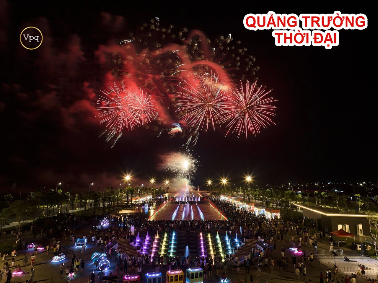 Pháo hoa rực rỡ hàng tuần tại Quảng trường Thời Đại dự án Sun Urban City