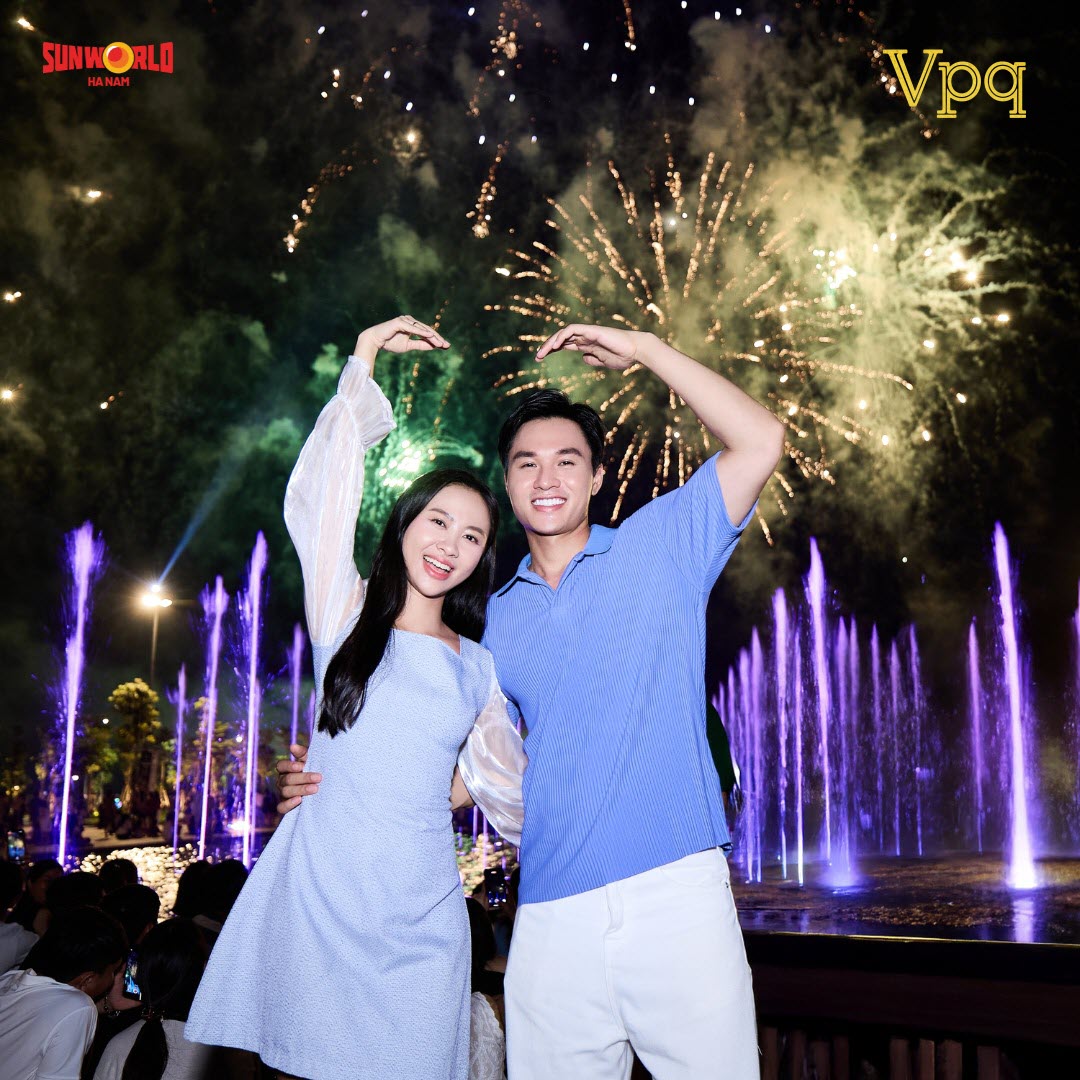 Du khách đến Ninh Bình dịp này sẽ được thưởng lãm những màn trình diễn pháo hoa mãn nhãn, đẹp mắt