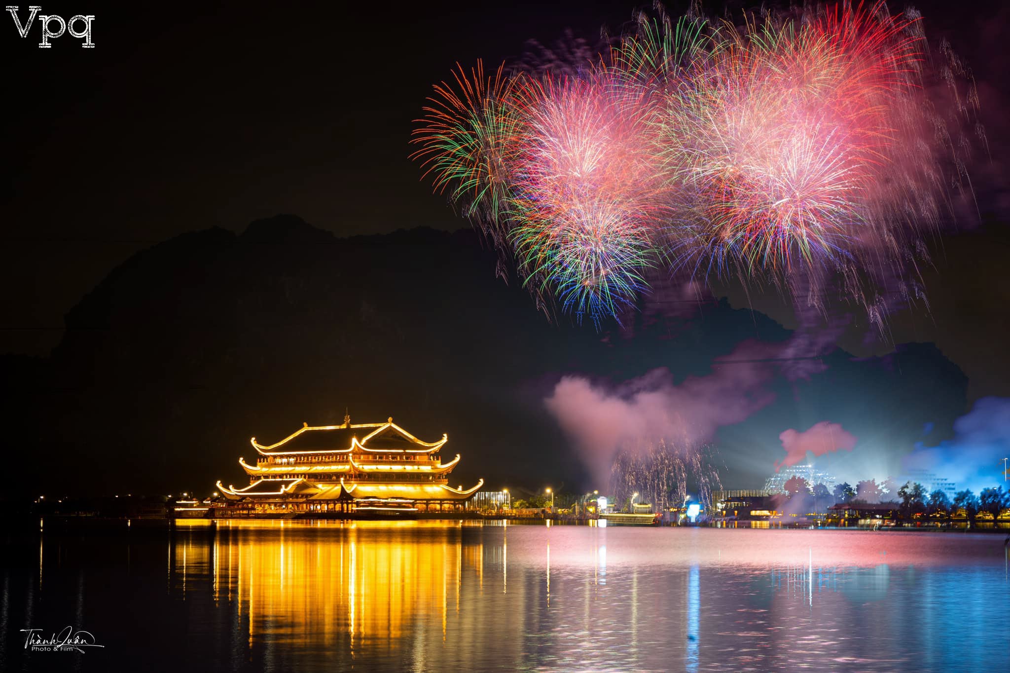 Ph&aacute;o Hoa tại Ch&ugrave;a Tam Ch&uacute;c tỉnh H&agrave; Nam