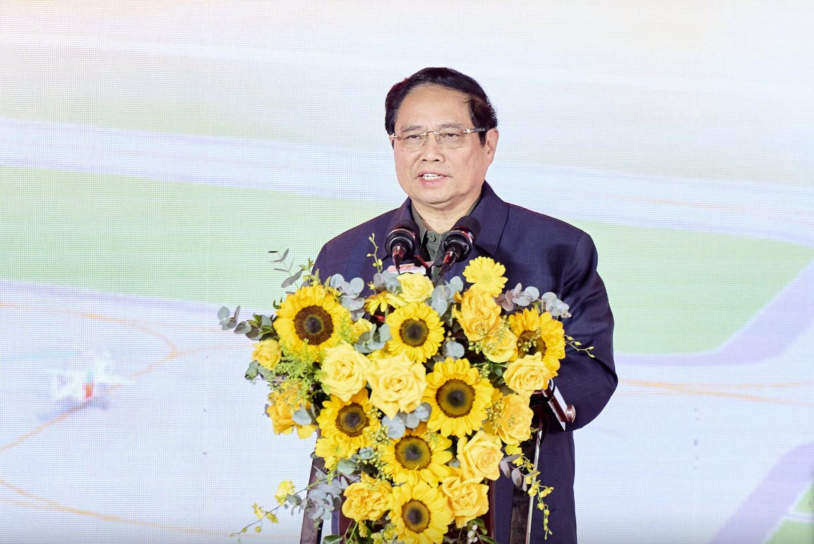 Thủ tướng Phạm Minh Ch&iacute;nh ph&aacute;t biểu tại buổi lễ khởi c&ocirc;ng