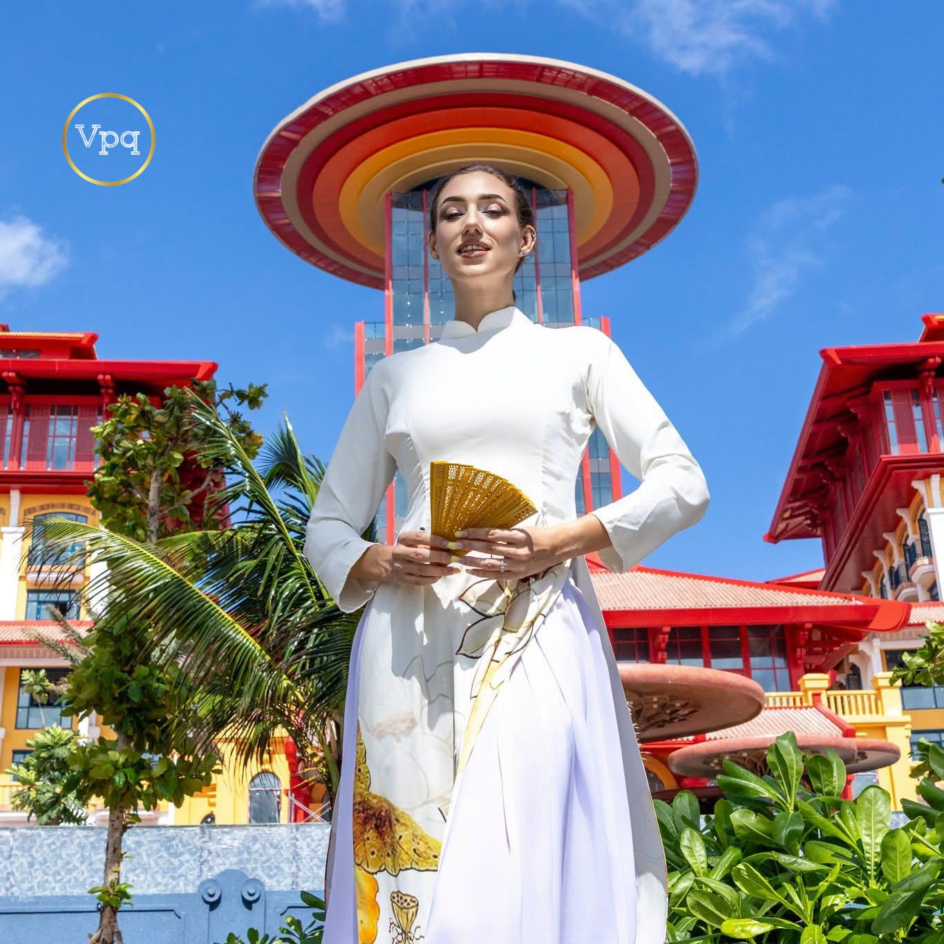 Nguồn cảm hứng ch&iacute;nh: T&ograve;a Nam Phương v&agrave; h&igrave;nh ảnh Nam Phương Ho&agrave;ng hậu