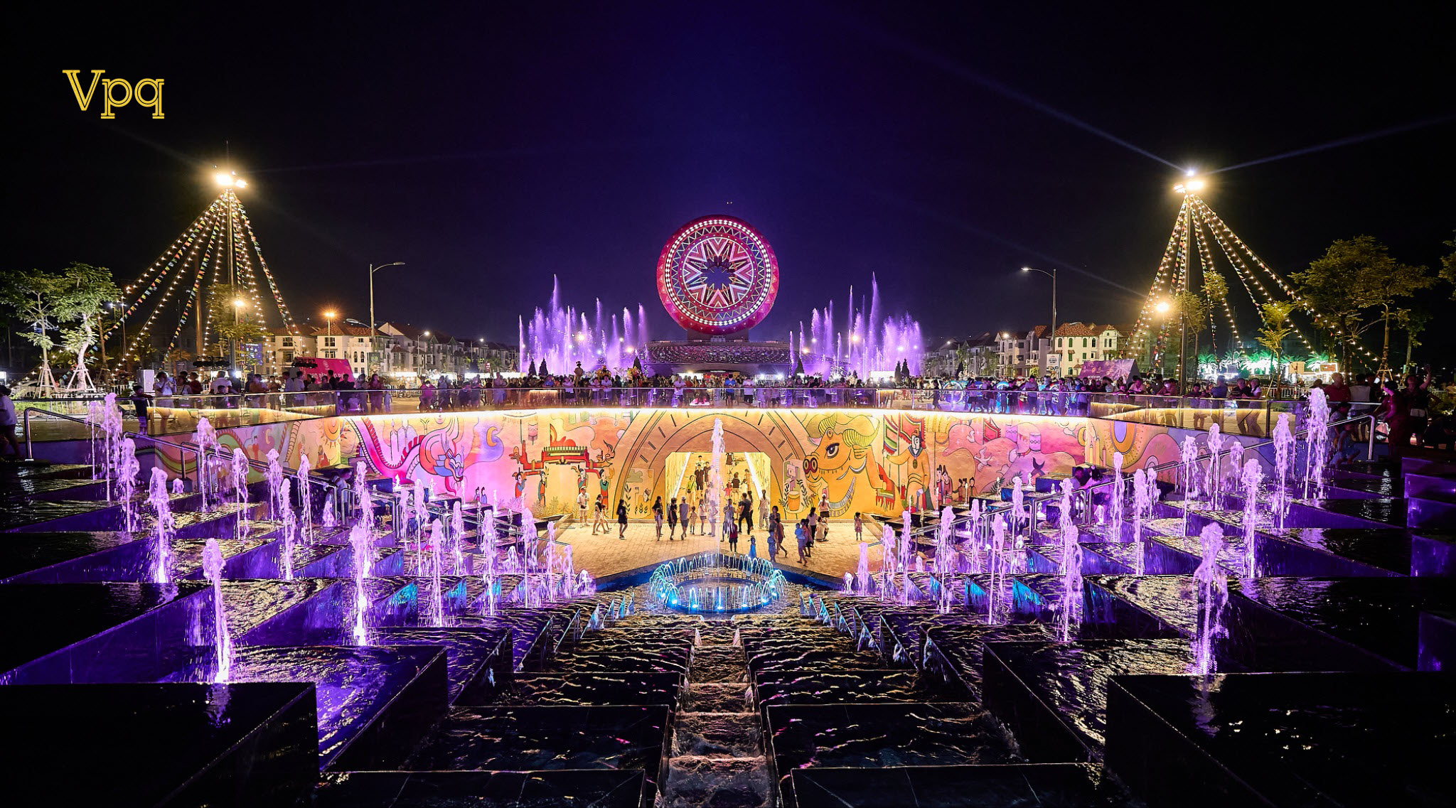 Show nhạc nước dài bậc nhất Việt Nam diễn ra mỗi tối tại Sun Urban City