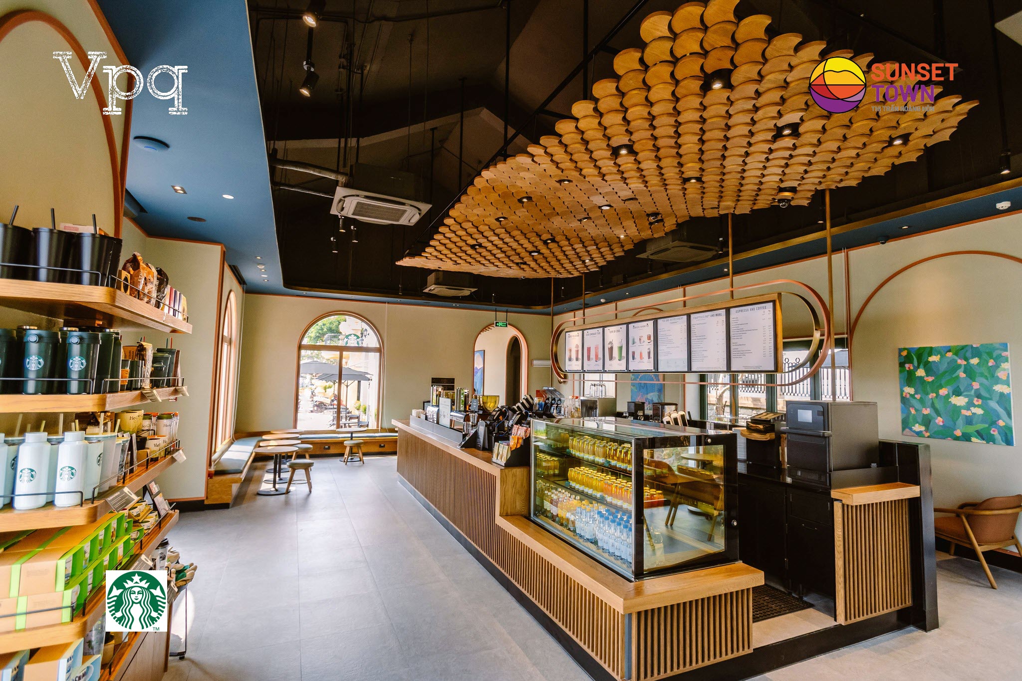 Không gian Starbucks Phú Quốc phục vụ được hàng ngàn lượng khách