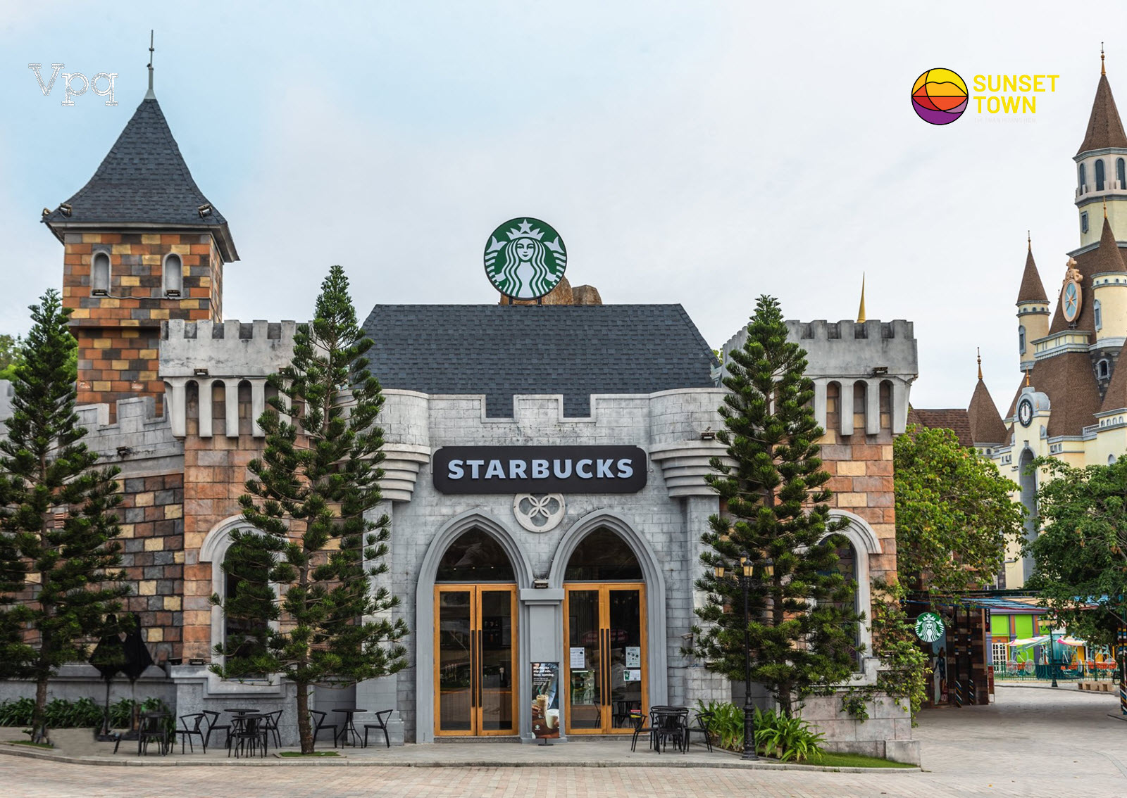 Một cửa hàng Starbucks thiết kế rất đặc biệt