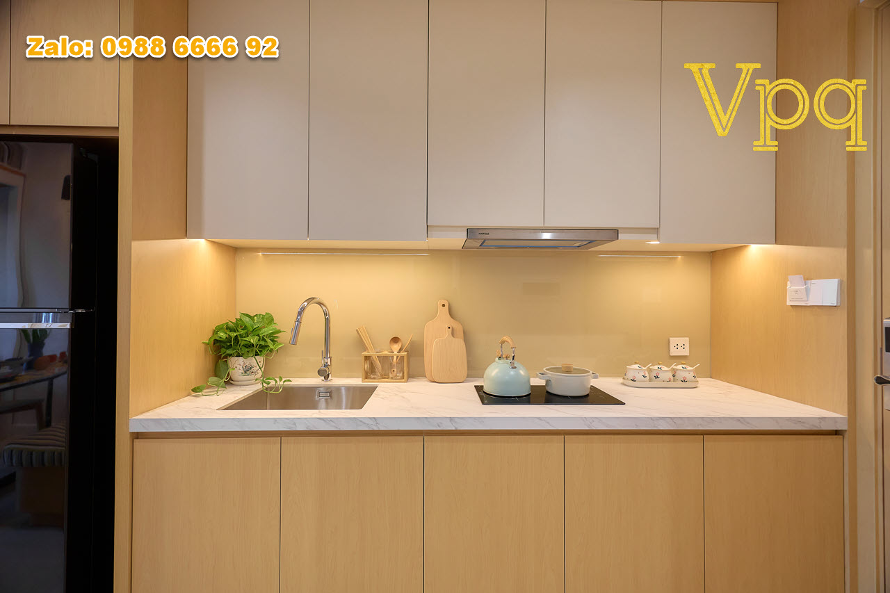 Khu vực b&agrave;n bếp