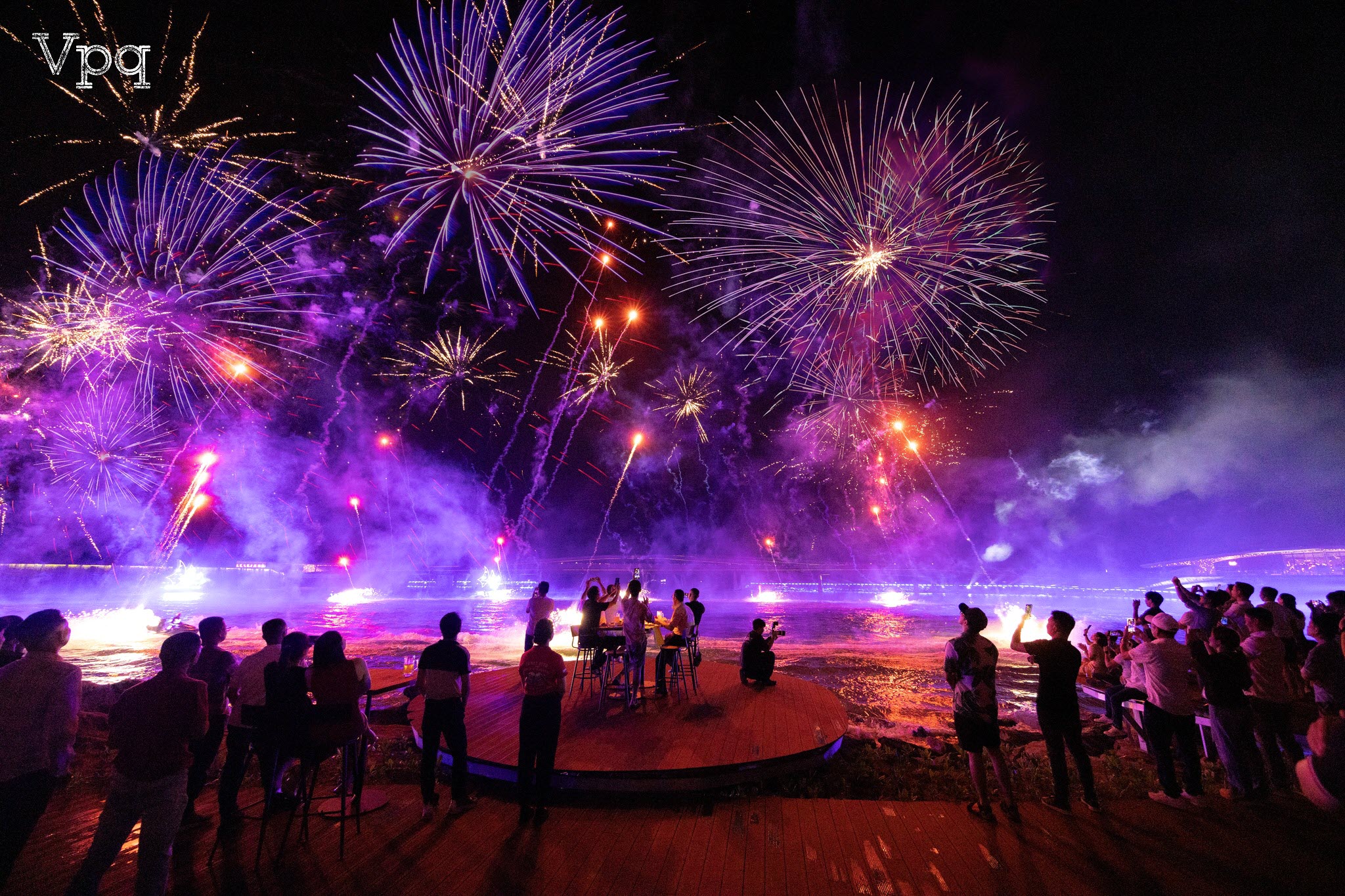 Nơi thưởng thức pháo hoa đẹp nhất Sun Paradise Land