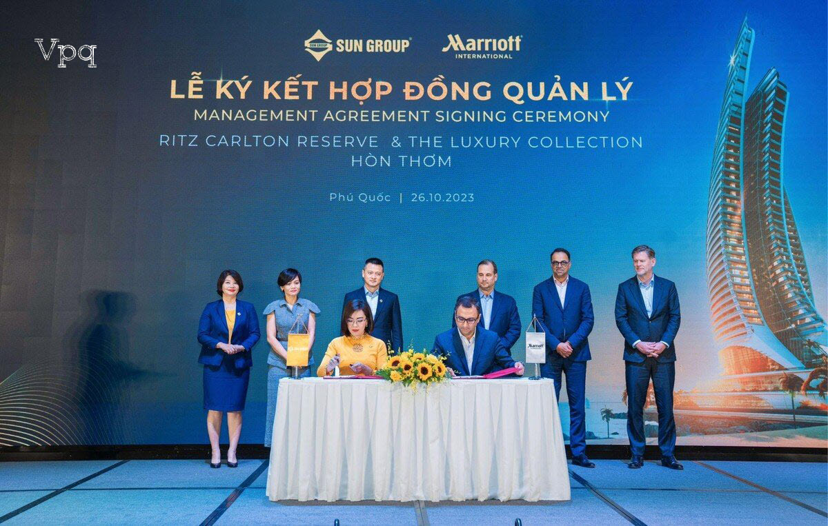 Sun Group c&ugrave;ng Marriott International ch&iacute;nh thức k&yacute; kết quản l&yacute; 2 dự &aacute;n nghỉ dưỡng cao cấp tại H&ograve;n Thơm