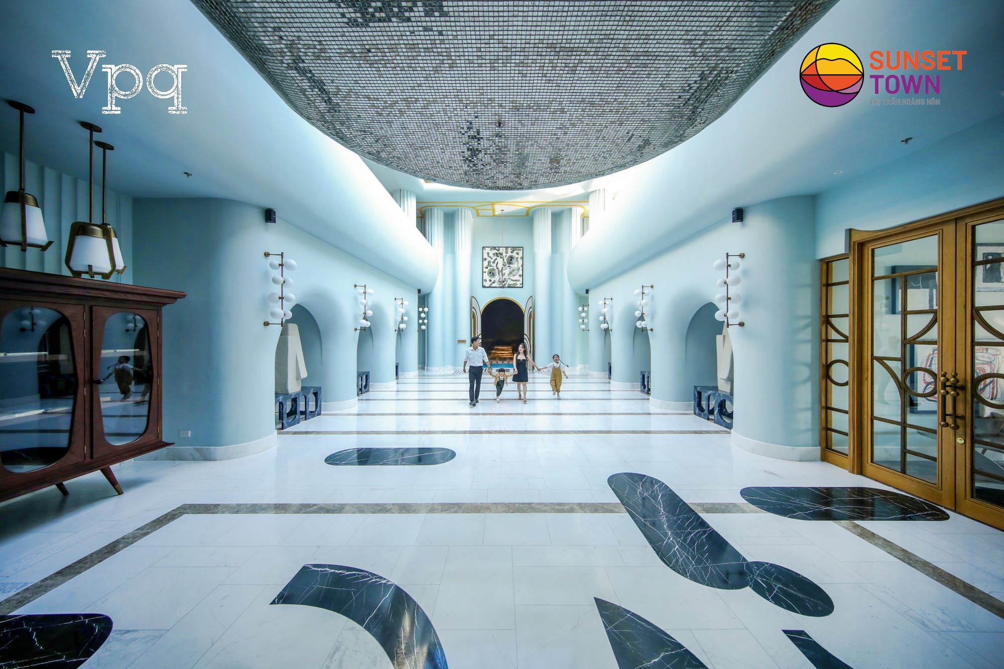 Kh&ocirc;ng gian sảnh tầng 2 ph&iacute;a trước ph&ograve;ng Ballroom