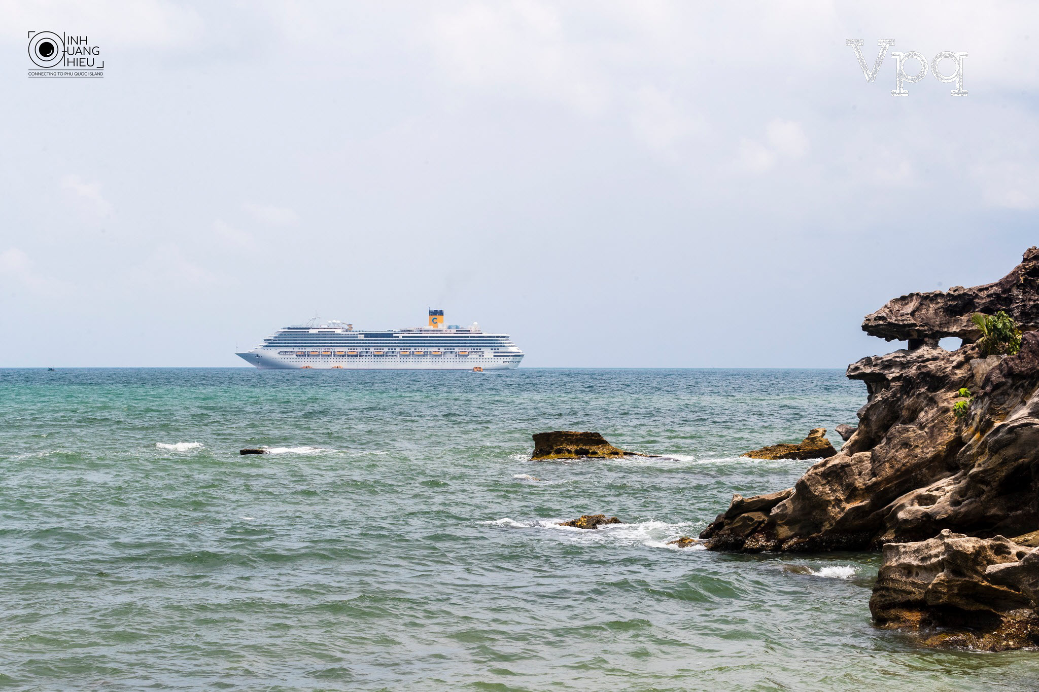 T&agrave;u Costa Serena gh&eacute; Ph&uacute; Quốc - Ảnh 13