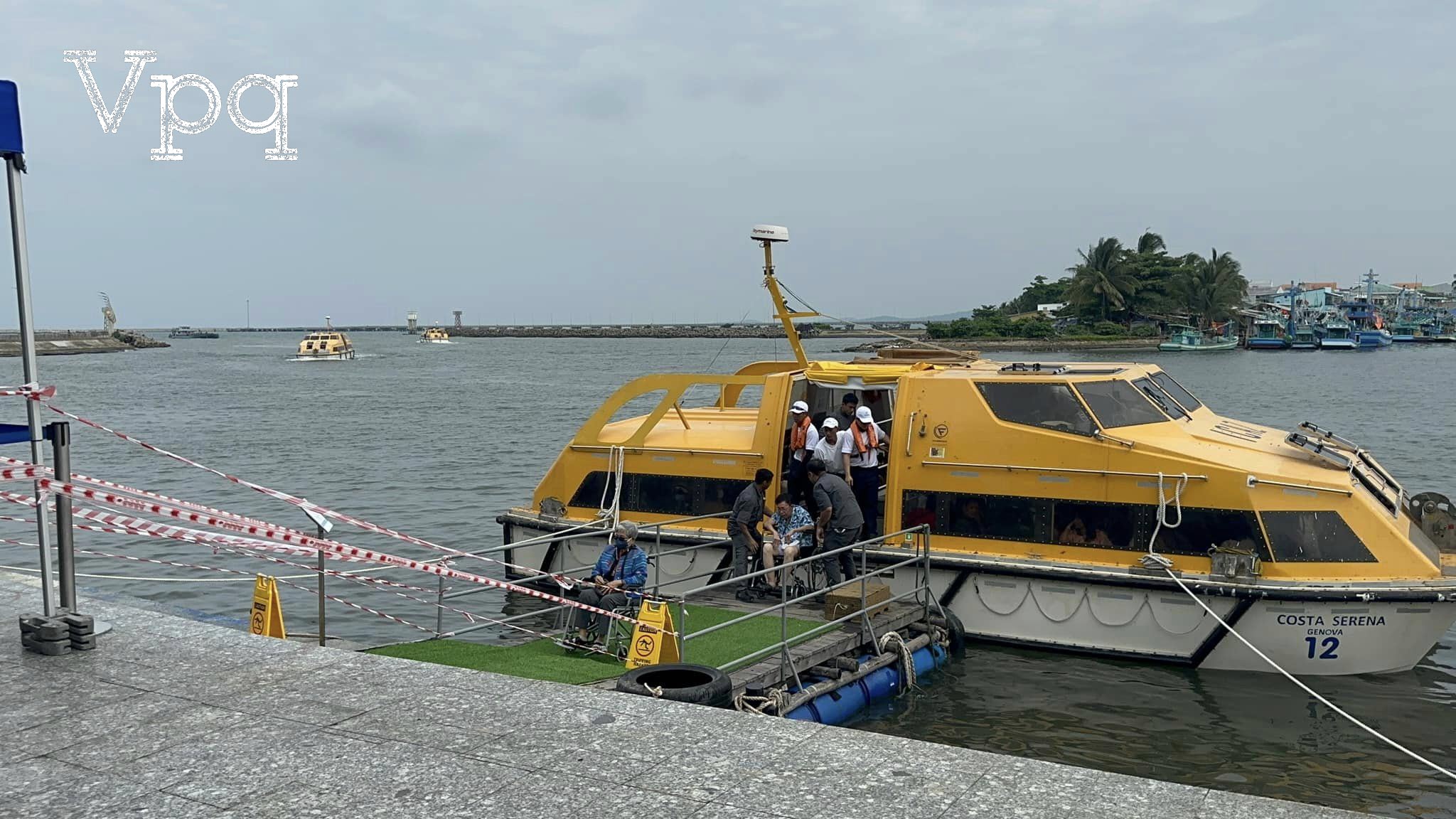 T&agrave;u Costa Serena gh&eacute; Ph&uacute; Quốc - Ảnh 16