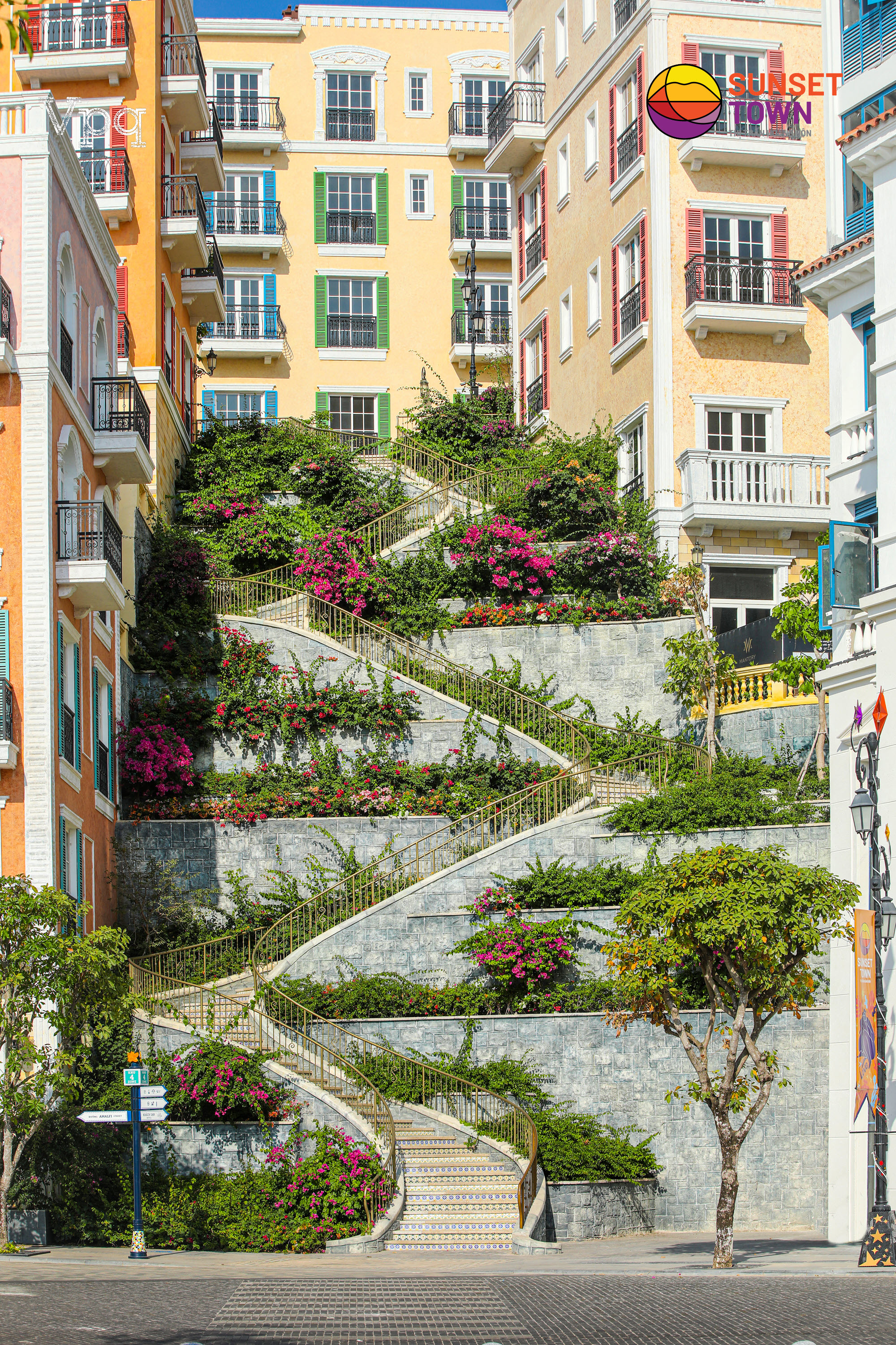Thang Rồng Địa Trung Hải, Phú Quốc kết nối từ Amalfi lên Milan