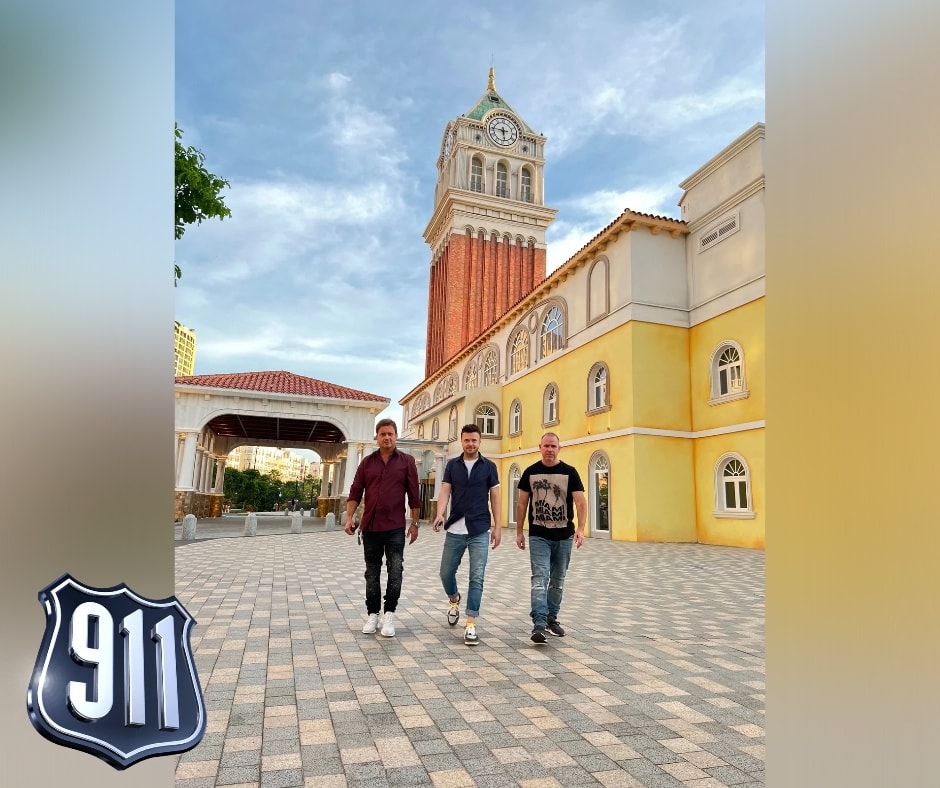 Ban nhạc 911 tại Thị trấn Ho&agrave;ng H&ocirc;n