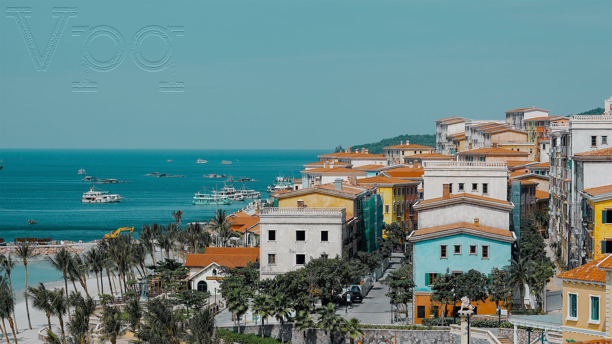 Một g&oacute;c nhỏ thị trấn Ho&agrave;ng H&ocirc;n đa sắc