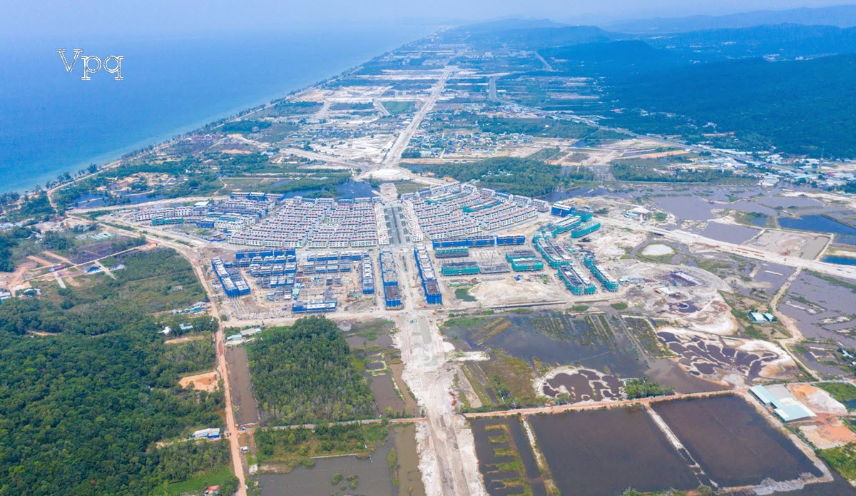 Phân khu Crystal City đã hoàn thành việc san lấp mặt bằng và lắp đặt hệ thống điện nước ngầm