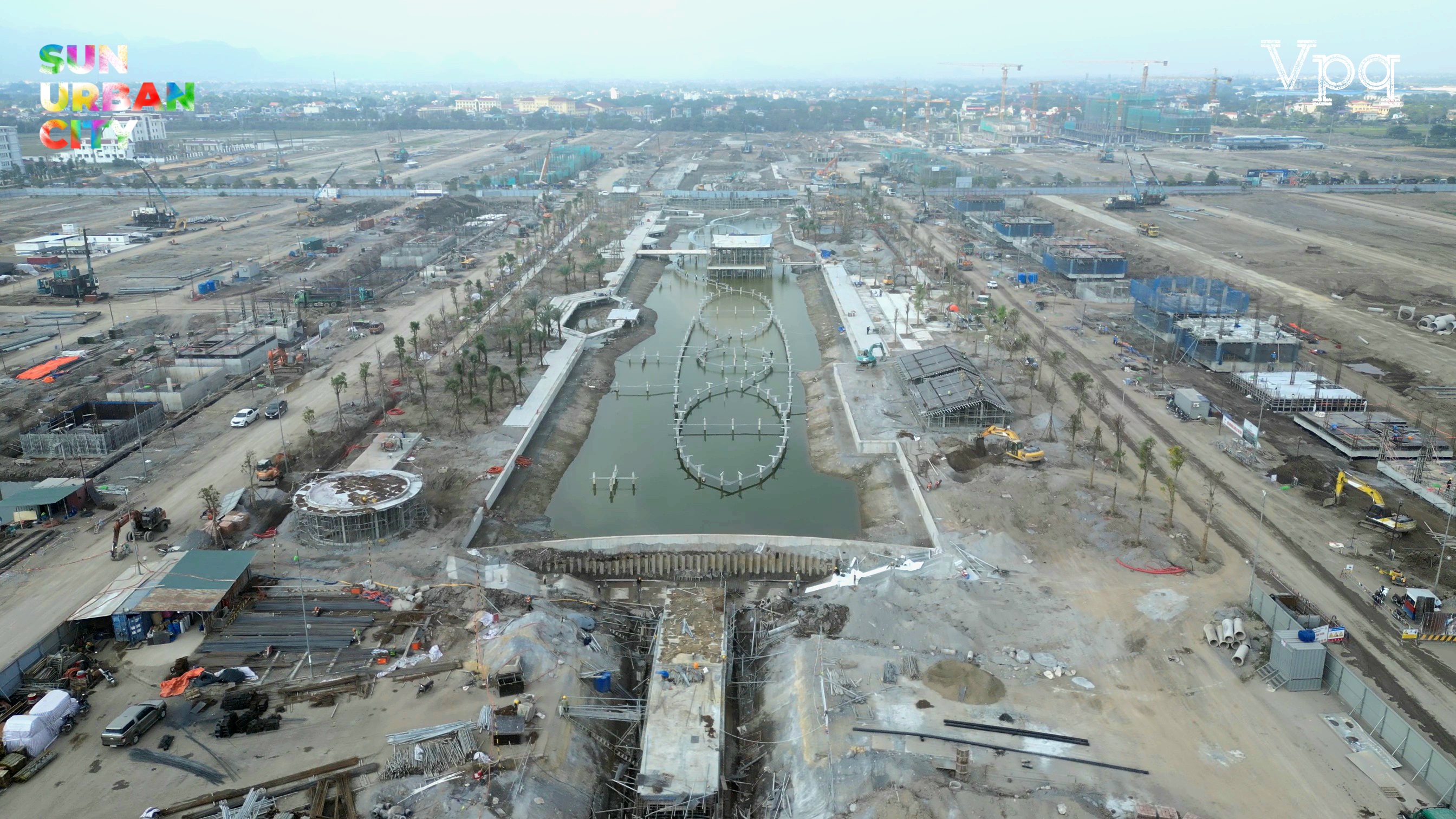 Trục c&ocirc;ng vi&ecirc;n lễ hội Sun Urban City