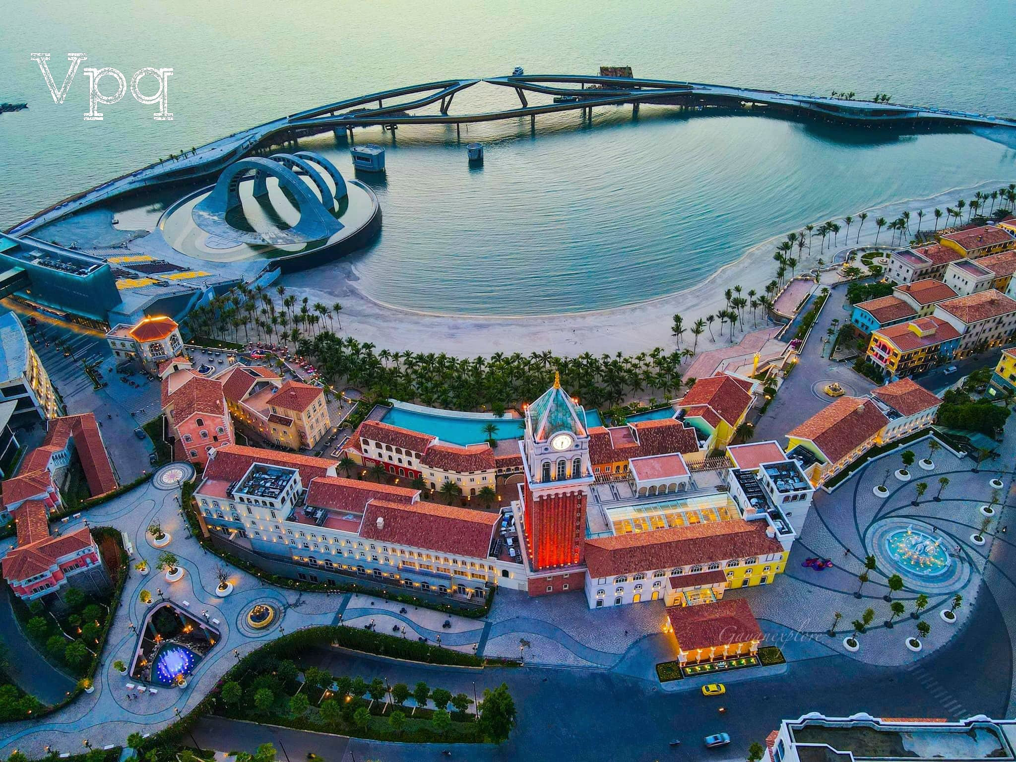 B&atilde;i tắm Địa Trung Hải Ph&uacute; Quốc
