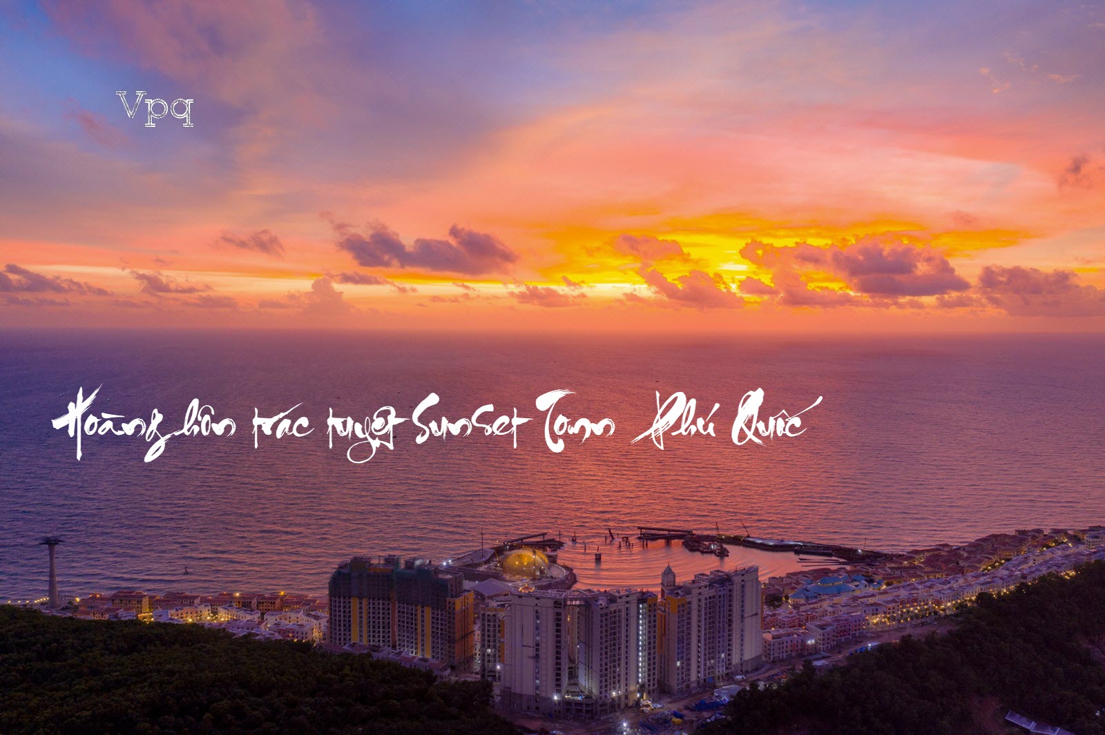 To&agrave;n cảnh thị trấn ho&agrave;ng h&ocirc;n Sunset Town Ph&uacute; Quốc