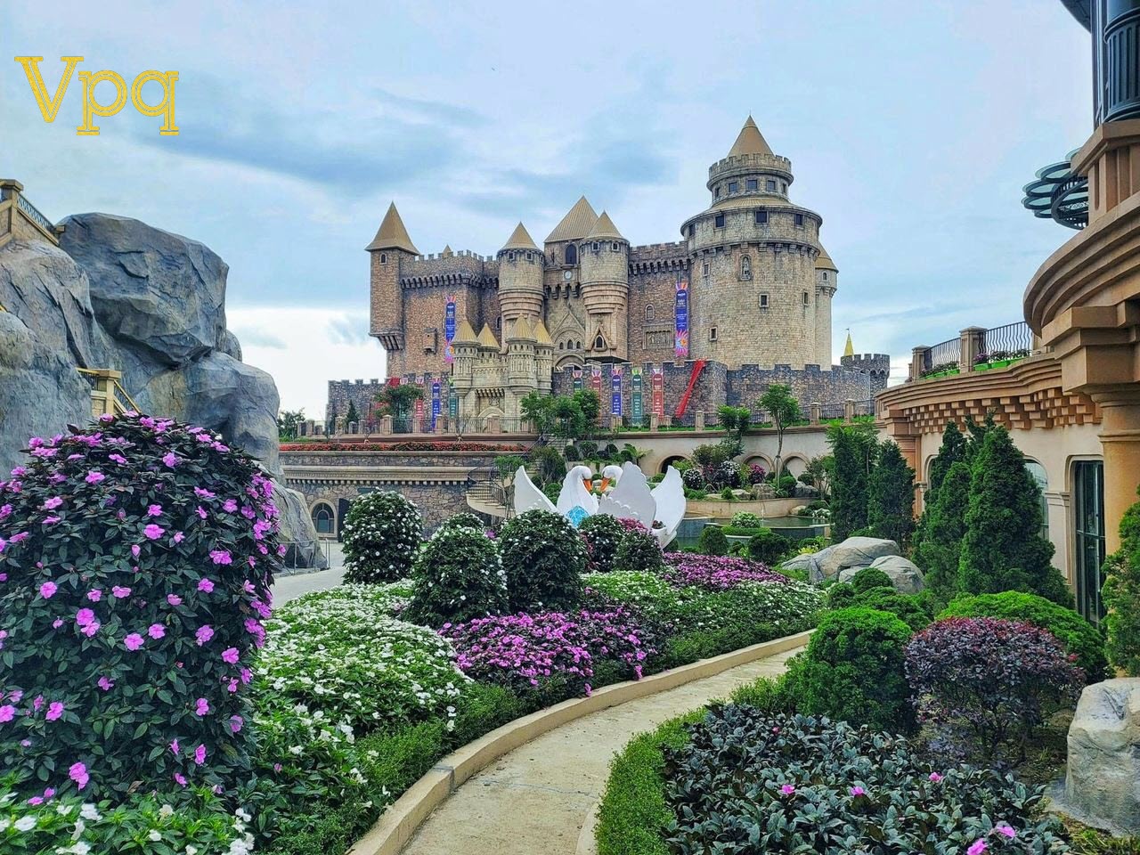 Lâu đài mặt trăng Bà Nà Hills