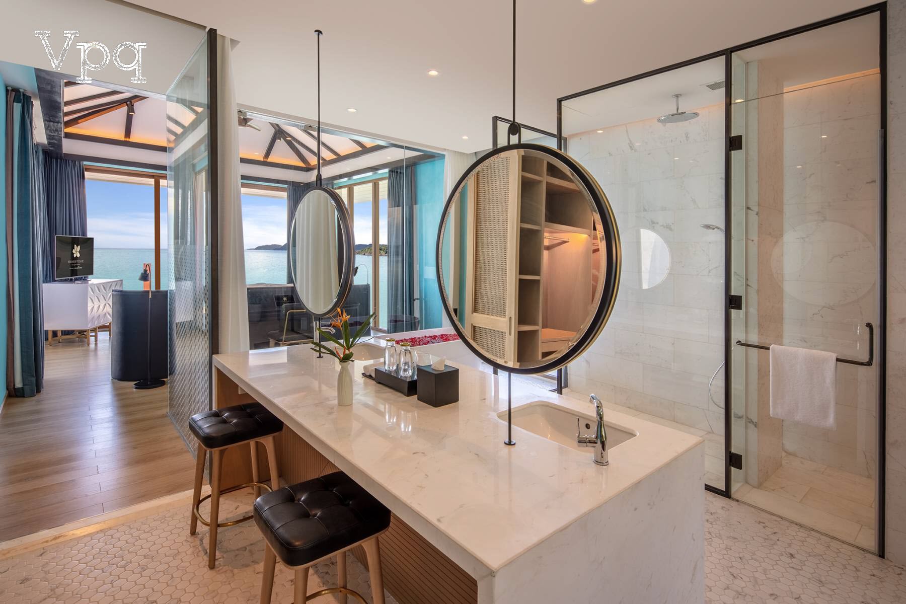 Phòng tắm biệt thự Eden Bay trên ghềnh đá