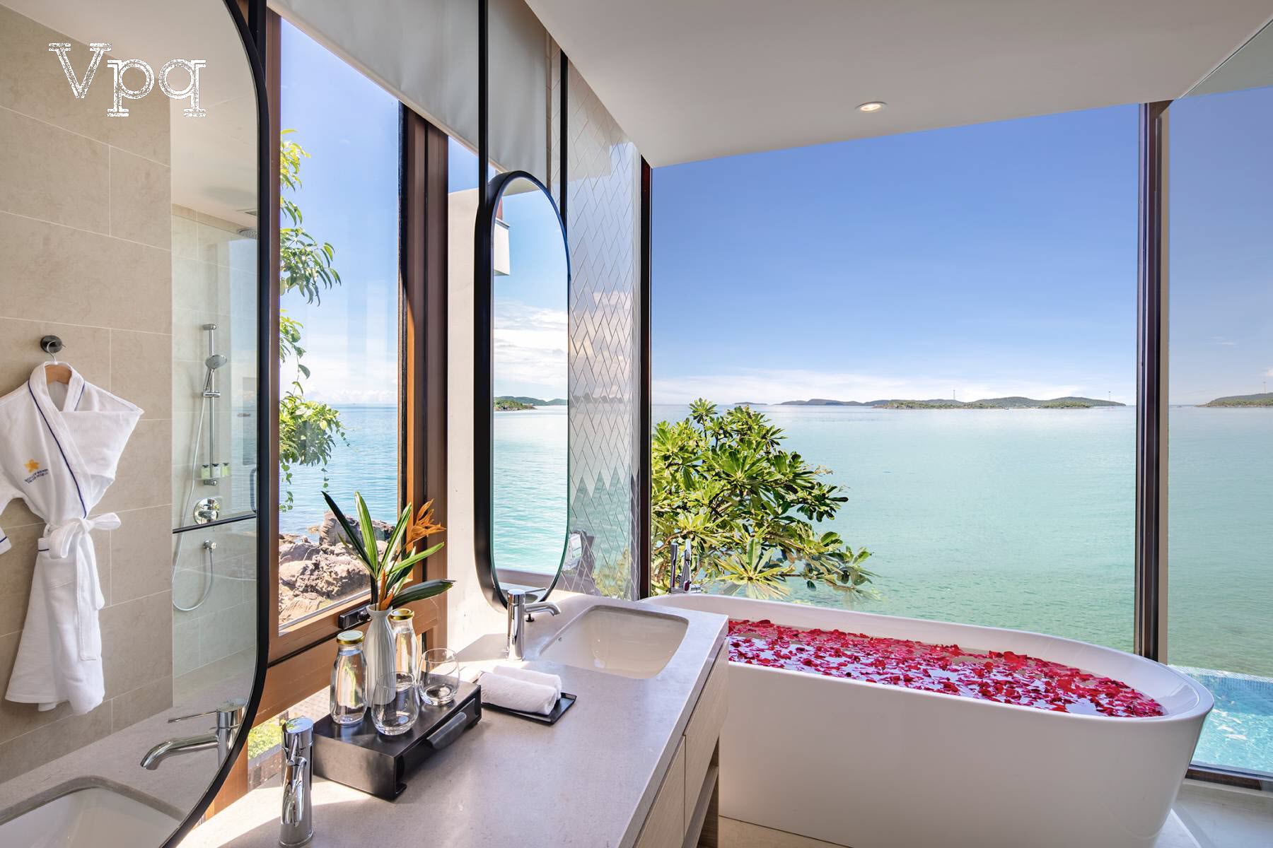 Bồn tắm tầm view trực diện biển