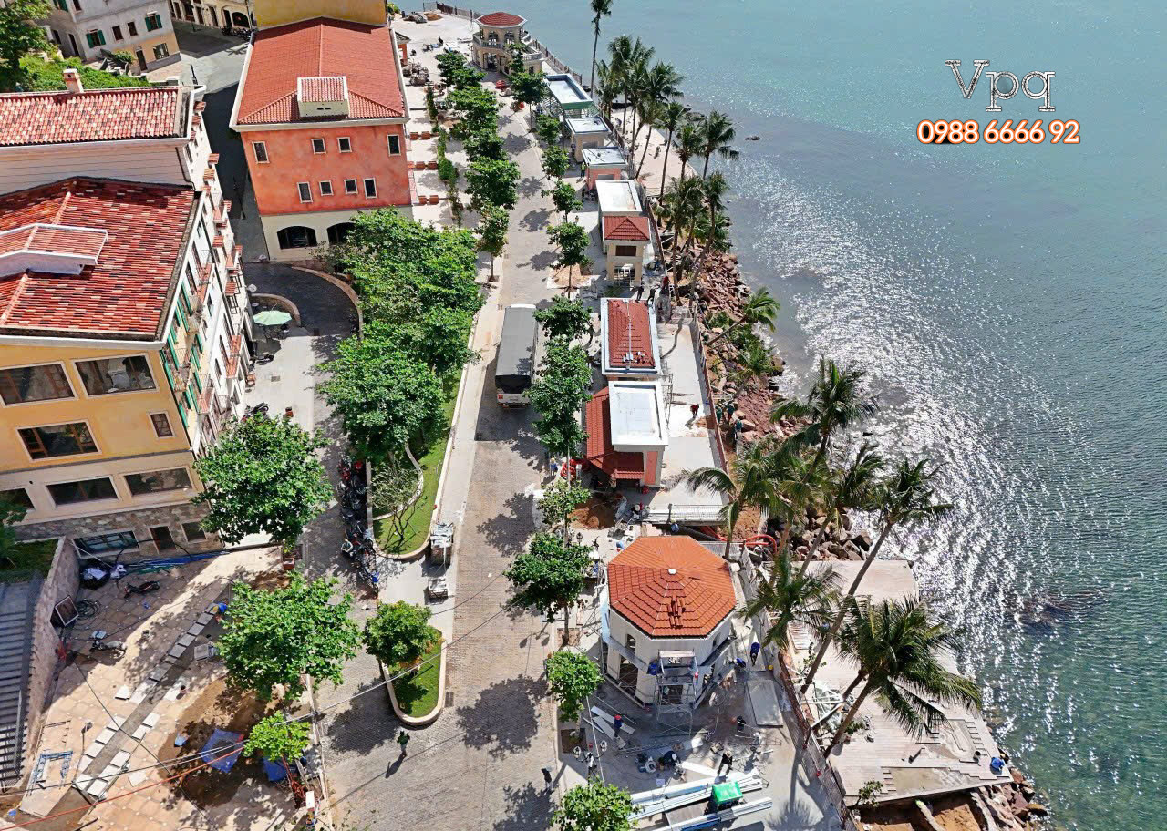 Những Kios xin xắn nằm ngay tại mặt biển Sunset Town
