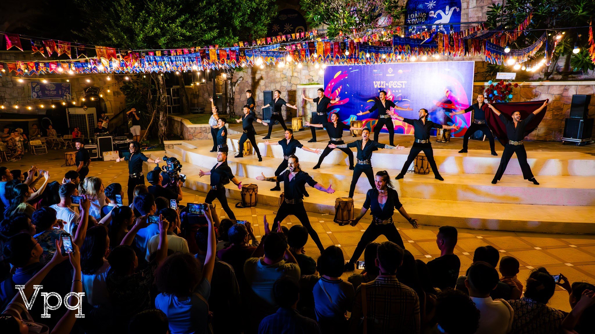 Không gian nghệ thuật ngập tràn Vuifest Bazaar