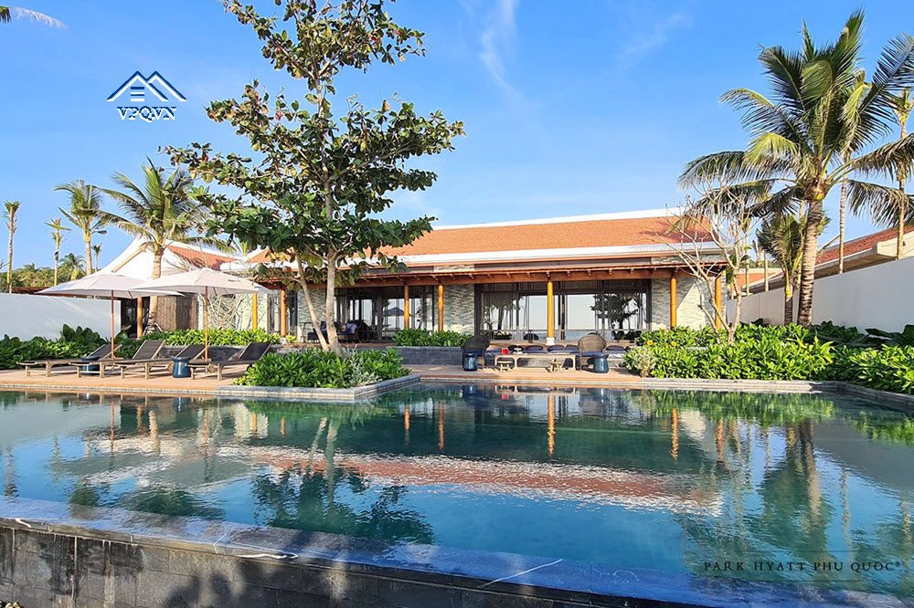 Biệt thự Park Hyatt Phu Quoc nh&igrave;n từ hồ bơi