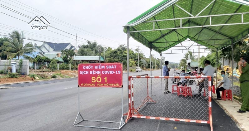Hiện c&aacute;c ph&agrave; chở h&agrave;ng ra Ph&uacute; Quốc được kiểm so&aacute;t chặt người v&agrave; phương tiện, kh&ocirc;ng để lọt F0 v&agrave;o TP Ph&uacute; Quốc.